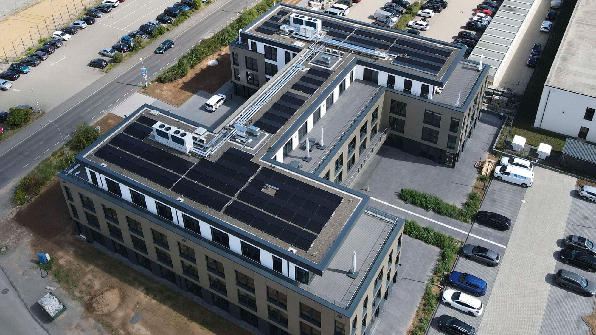 Das Bild zeigt den Office Park 2 aus der Luft fotografiert.