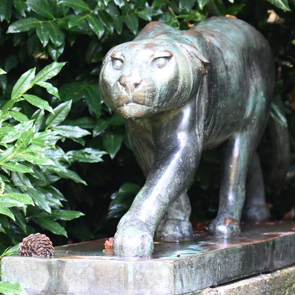 Die Bronzeplastik „Panther“ von Fritz Behn aus dem Jahr 1920.