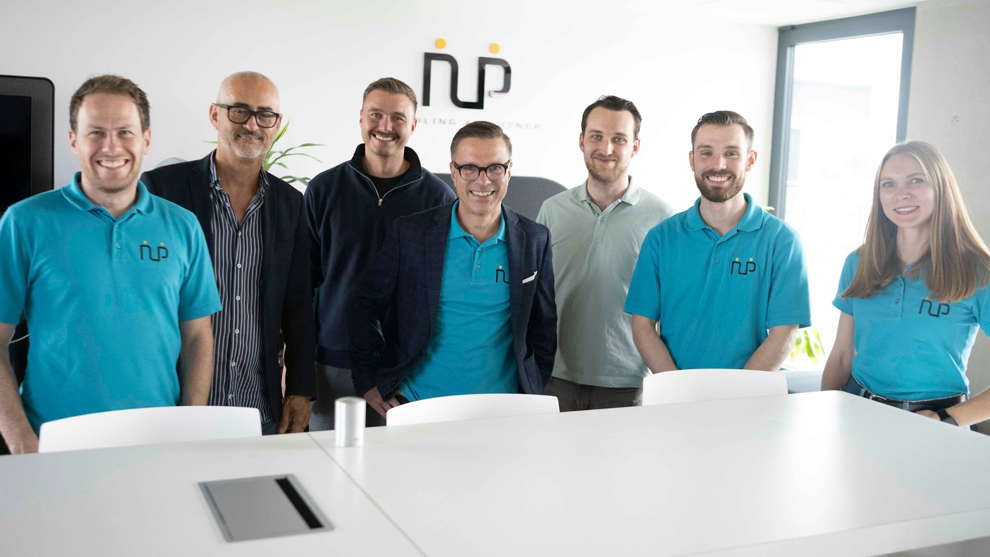 Das Bild zeigt einen Teil des Teams des IT-Dienstleisters aus Euskirchen.