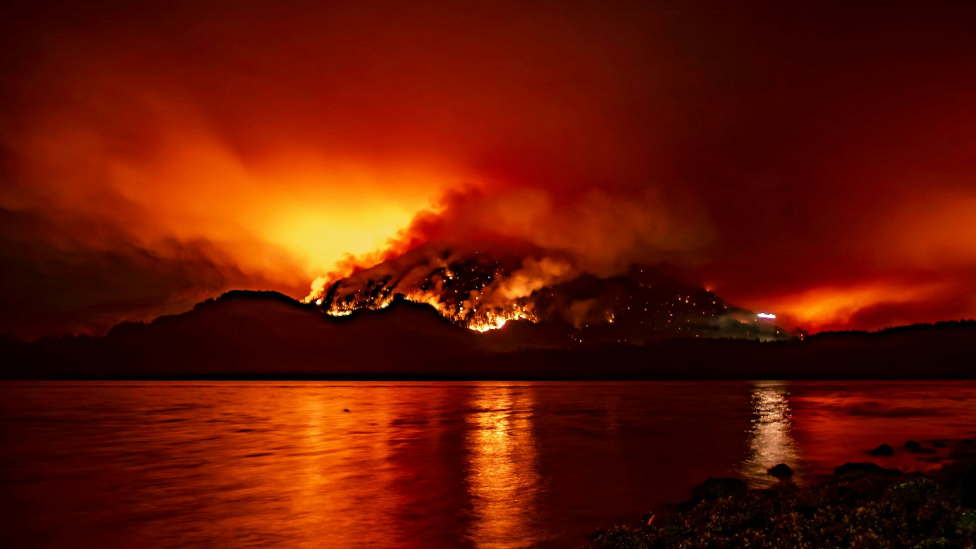 Mehrere Regionen Kanadas waren zuletzt von Feuern betroffen; hier ein Brand auf Vancouver Island im August.