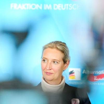 AfD-Chefin Alice Weidel bei einer Pressekonferenz. Auch in Sachsen-Anhalt ist die AfD in Umfragen nun stärkste Kraft. (Archivbild)