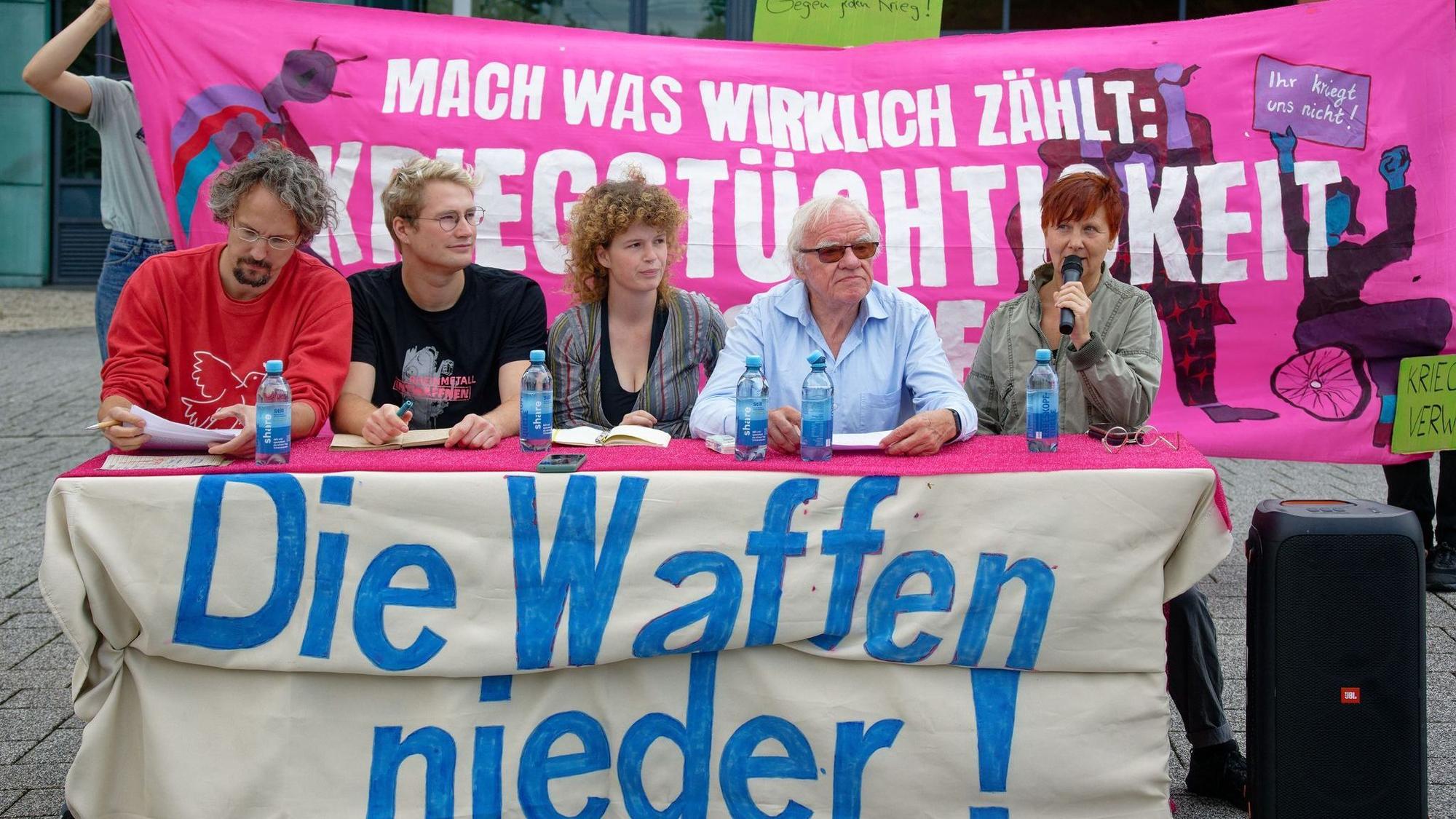 Die Demo-Veranstalter fordern eine vollständige Aufarbeitung des Polizei-Einsatzes.