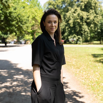 Schon ihre Eltern waren Köln-Fans: Claude De Demo im Stadtwald.