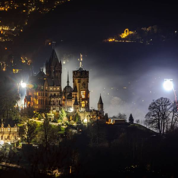 Die Drachenburg im Siebengebirge ist beliebter Drehort für Filme und Fernsehshows. Hier Aufnahmen für die Staffel „Babylon Berlin“.