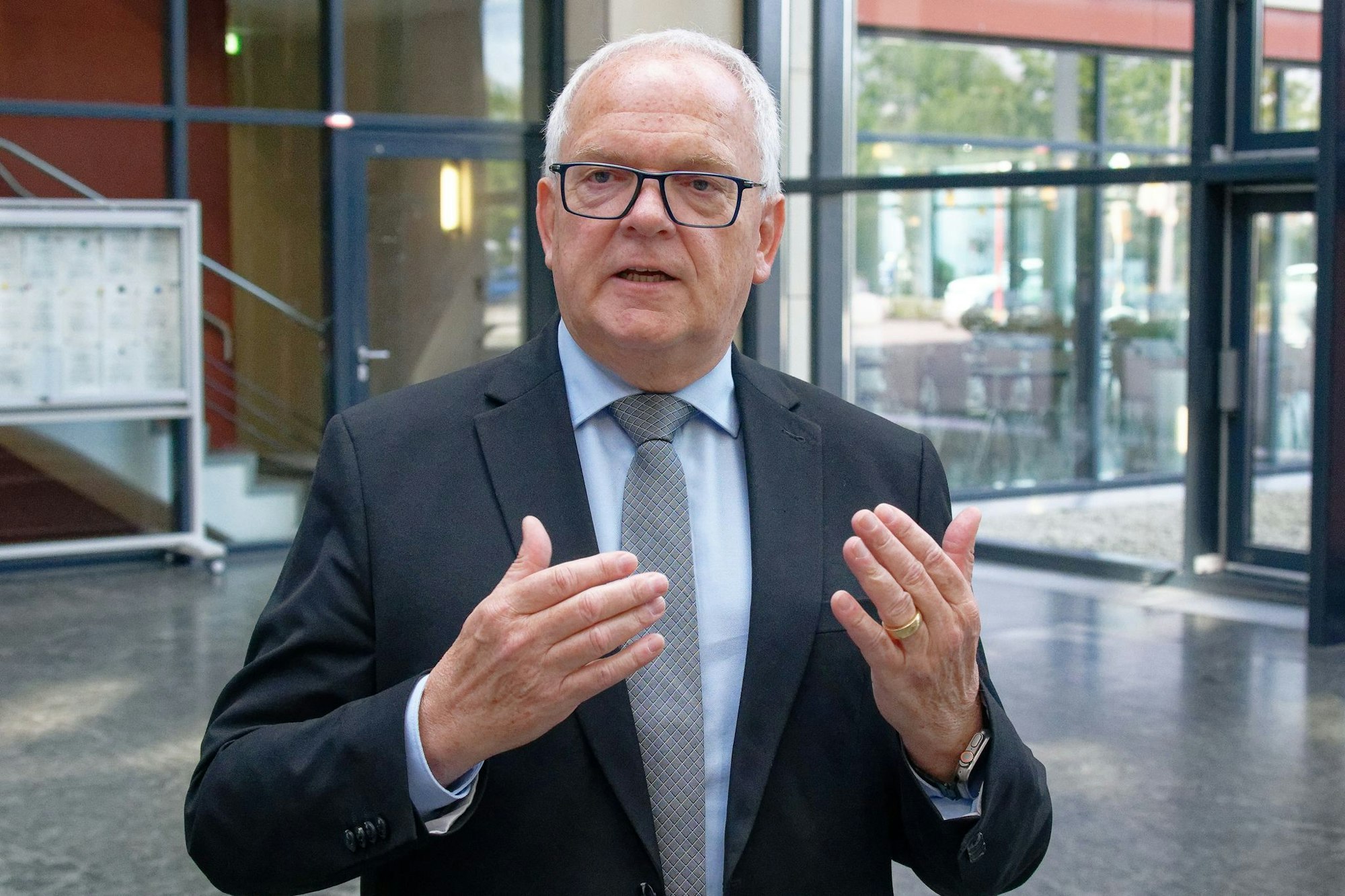 Strittige Vorgänge würden geprüft, sagt Hermanns.