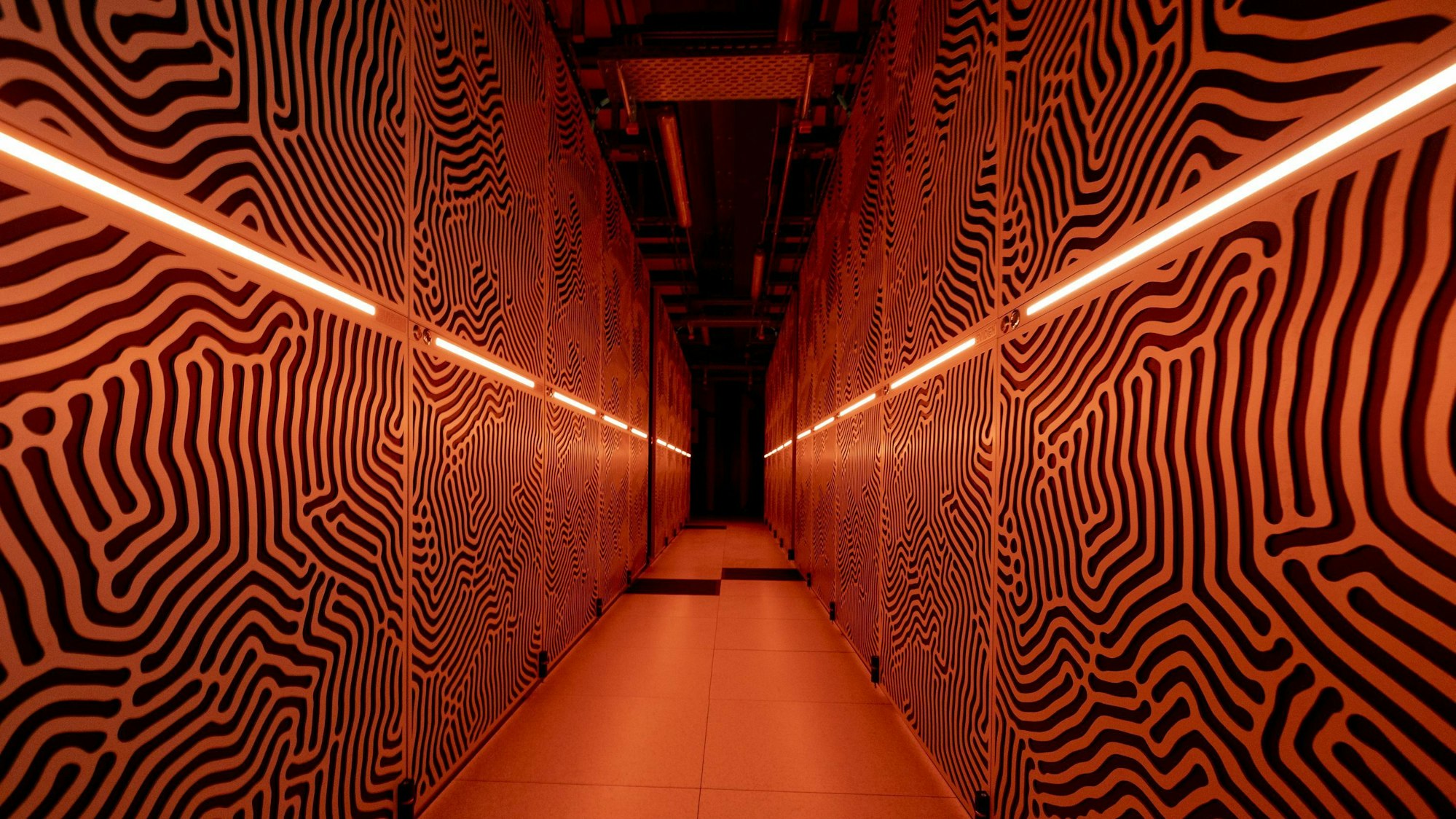 Die Reihen der 50 Containermodule von „Jupiter“, die rund 2.300 Quadratmeter Fläche einnehmen.