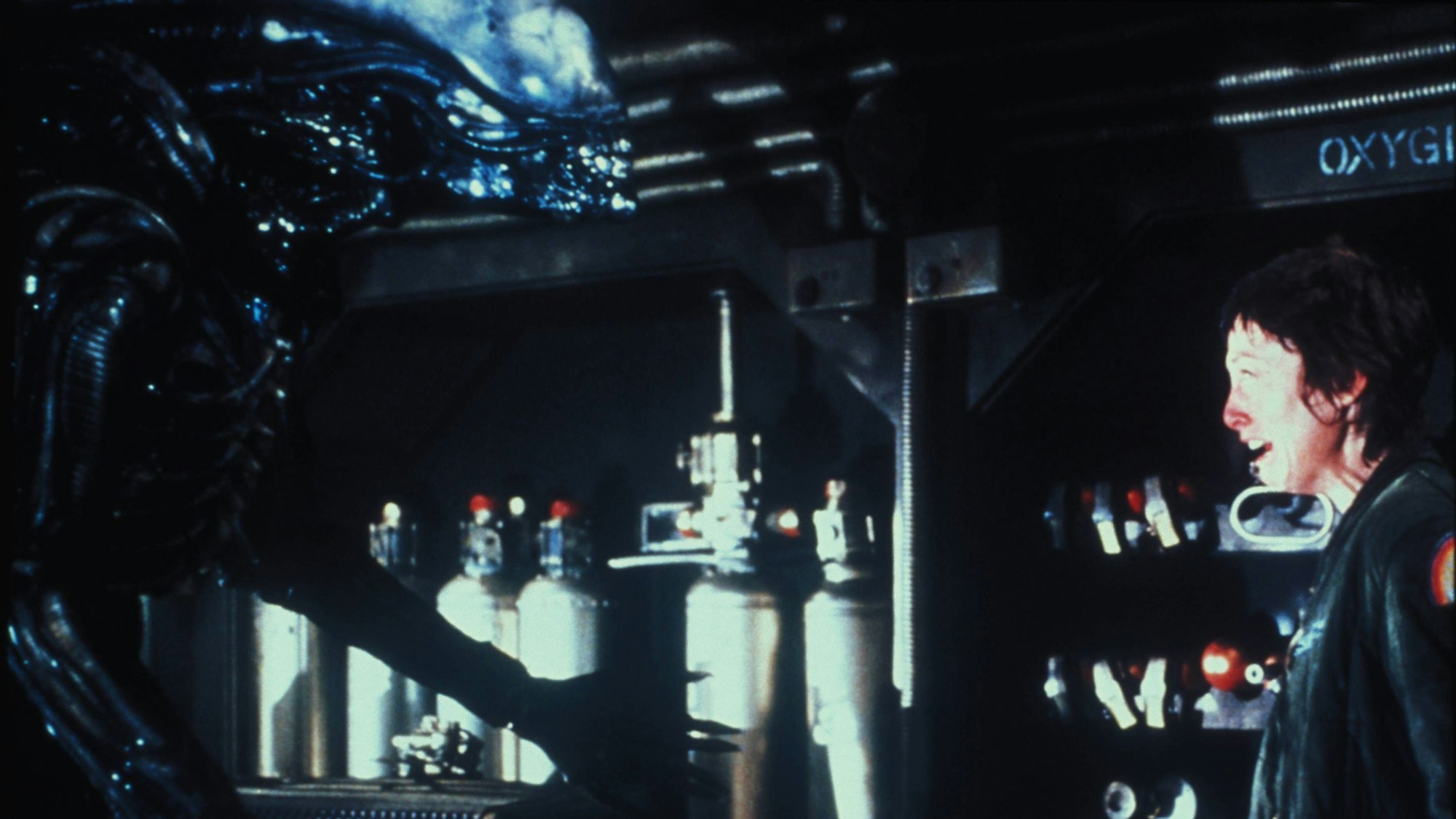 Szene aus dem 1979 veröffentlichten Film „Alien“. Entgegen der Aussage von John Kennedy muss sich kein US-Bürger fürchten, nach dem Verzehr von Import-Shrimps so zu enden, wie die fiktive außerirdische Figur im Film.