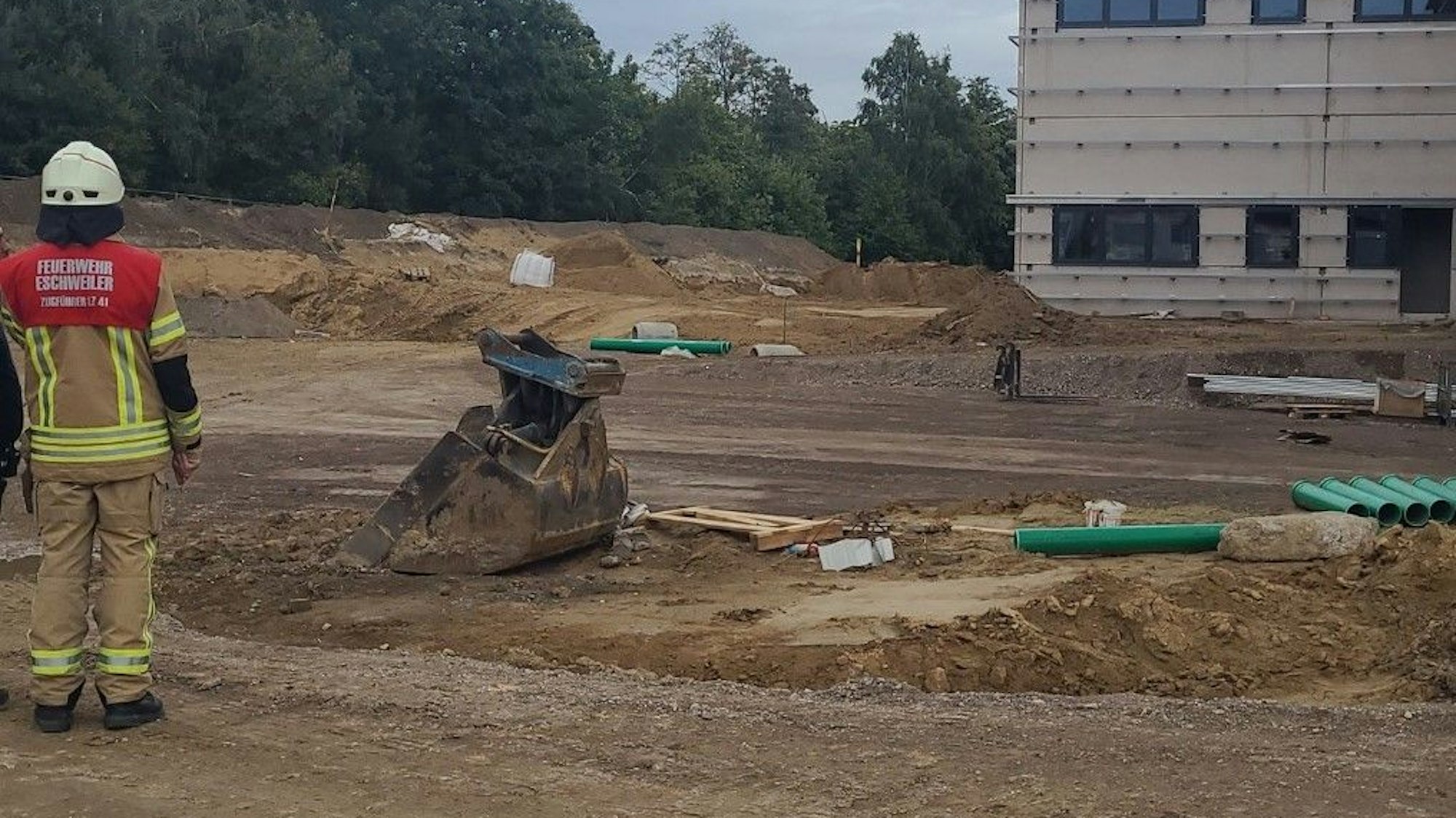 Bei Arbeiten auf einem Gewerbegebiet an der A4 war die Fliegerbombe gefunden worden.