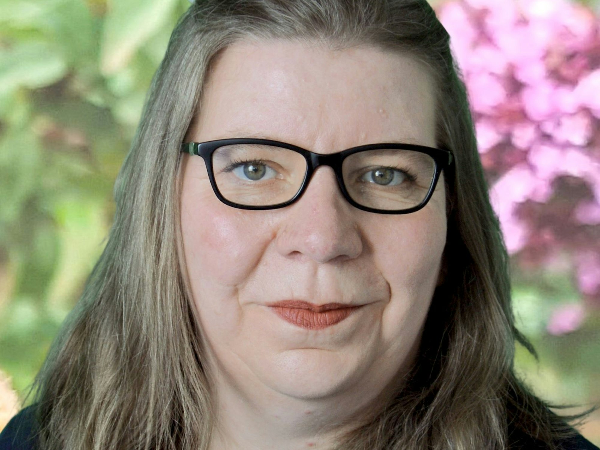 Porträtbild von Jana Engels.