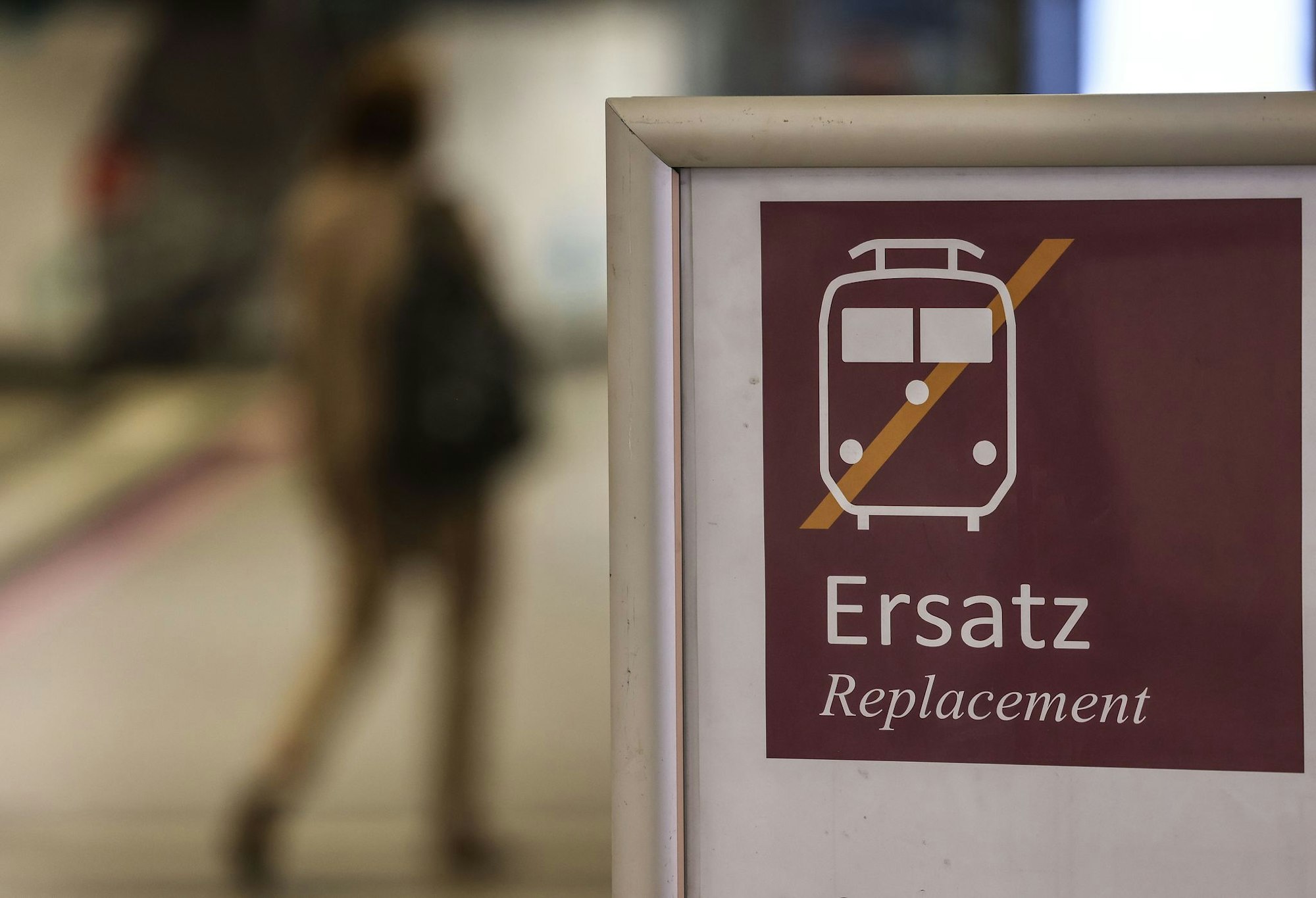 Im Bauzeitraum setzt die Bahn zwischen Essen, Bochum und Dortmund Ersatzbusse ein. (Archivbild)