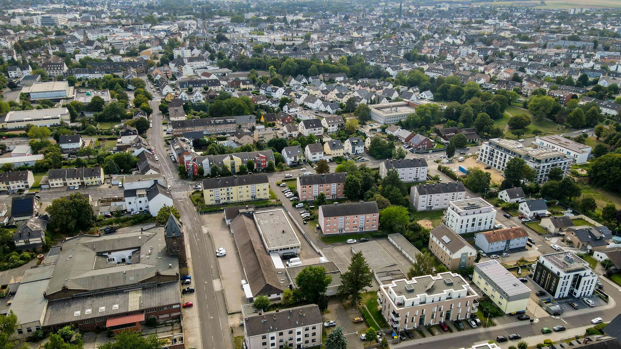 Ein Luftbild von der Kreisstadt Euskirchen, mit einer Drohne aufgenommen.