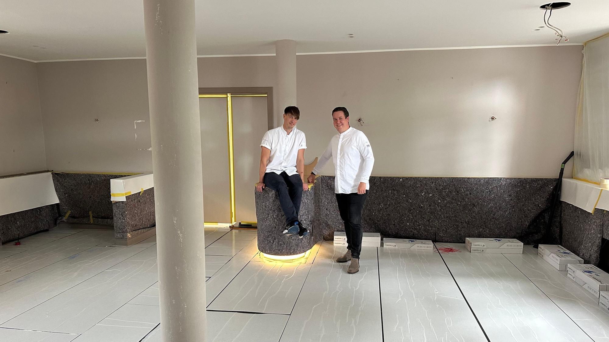 Das Le Gourmet wird nun umgebaut und mit neuem Namen unter LEU eröffnet Patissier Andre Siebertz (l.) und Küchenchef Thomas Gilles in den alten Räumen, die nun neu gestaltet werden.