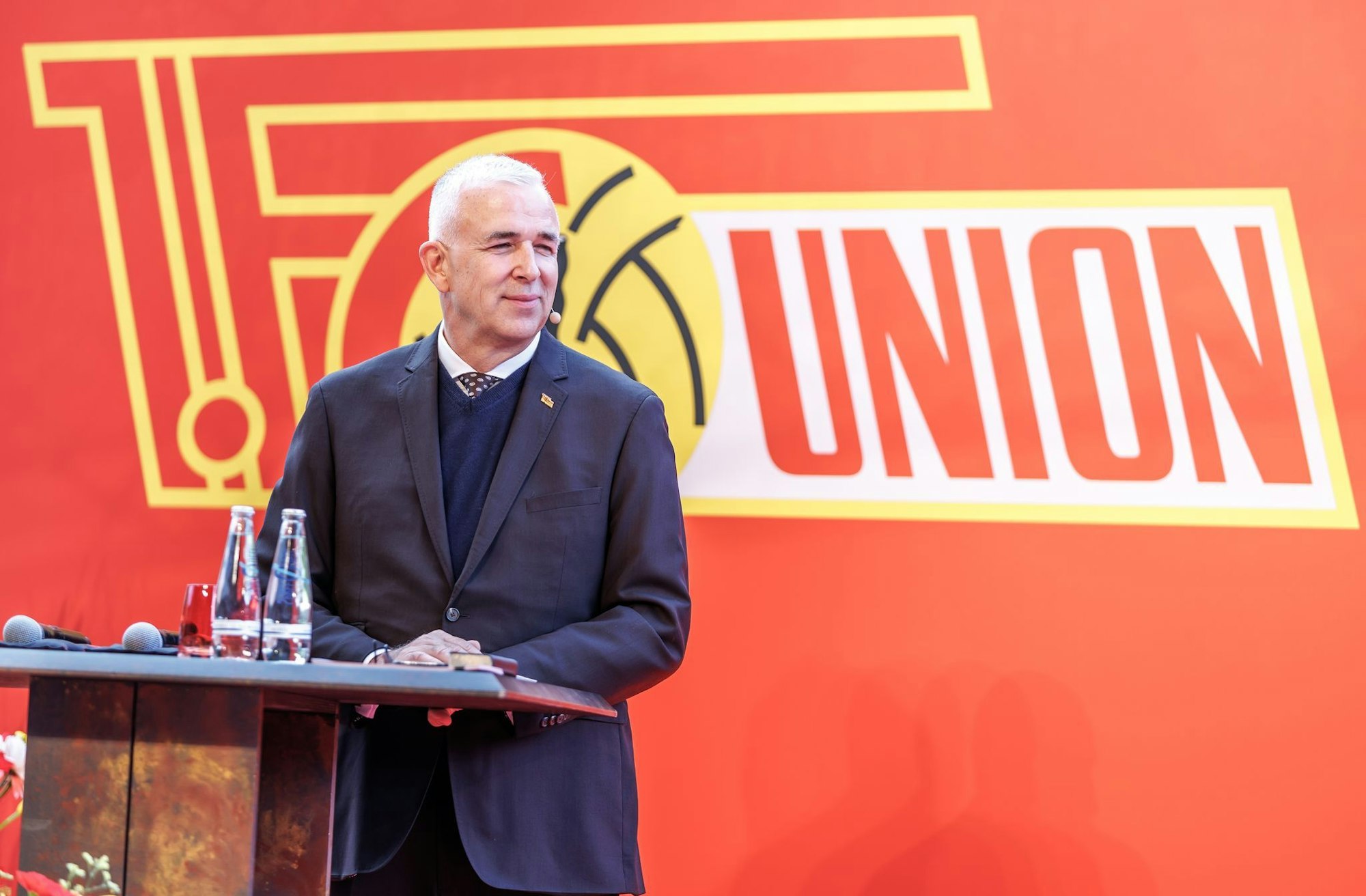 Union Berlins Präsident Dirk Zingler kritisiert den Zustand des deutschen Frauenfußballs. (Archivbild)