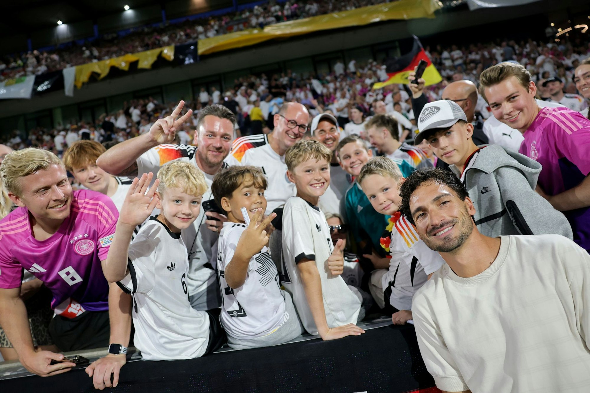 Die Fans feierten Hummels bei seinem Abschied in Köln.