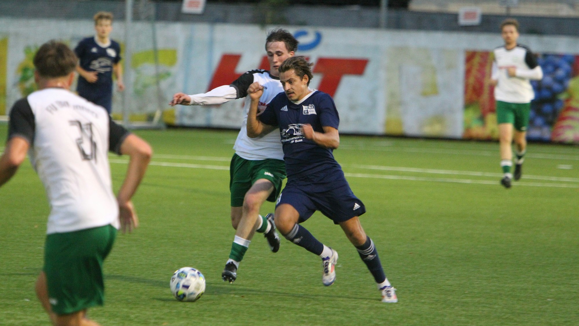 Philip Miermann (links)