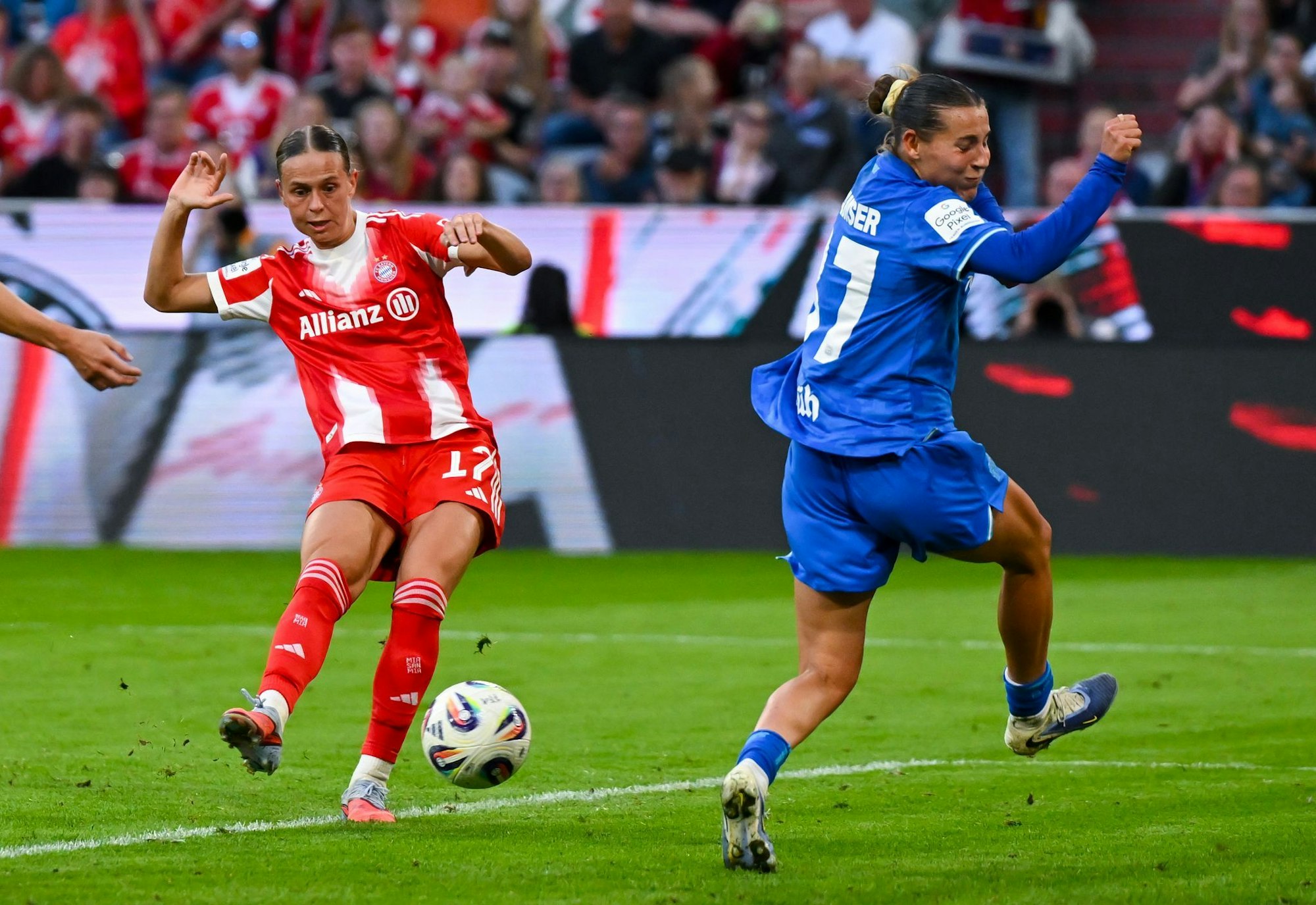 Bayern-Star Klara Bühl traf in dieser Szene zum Endstand.