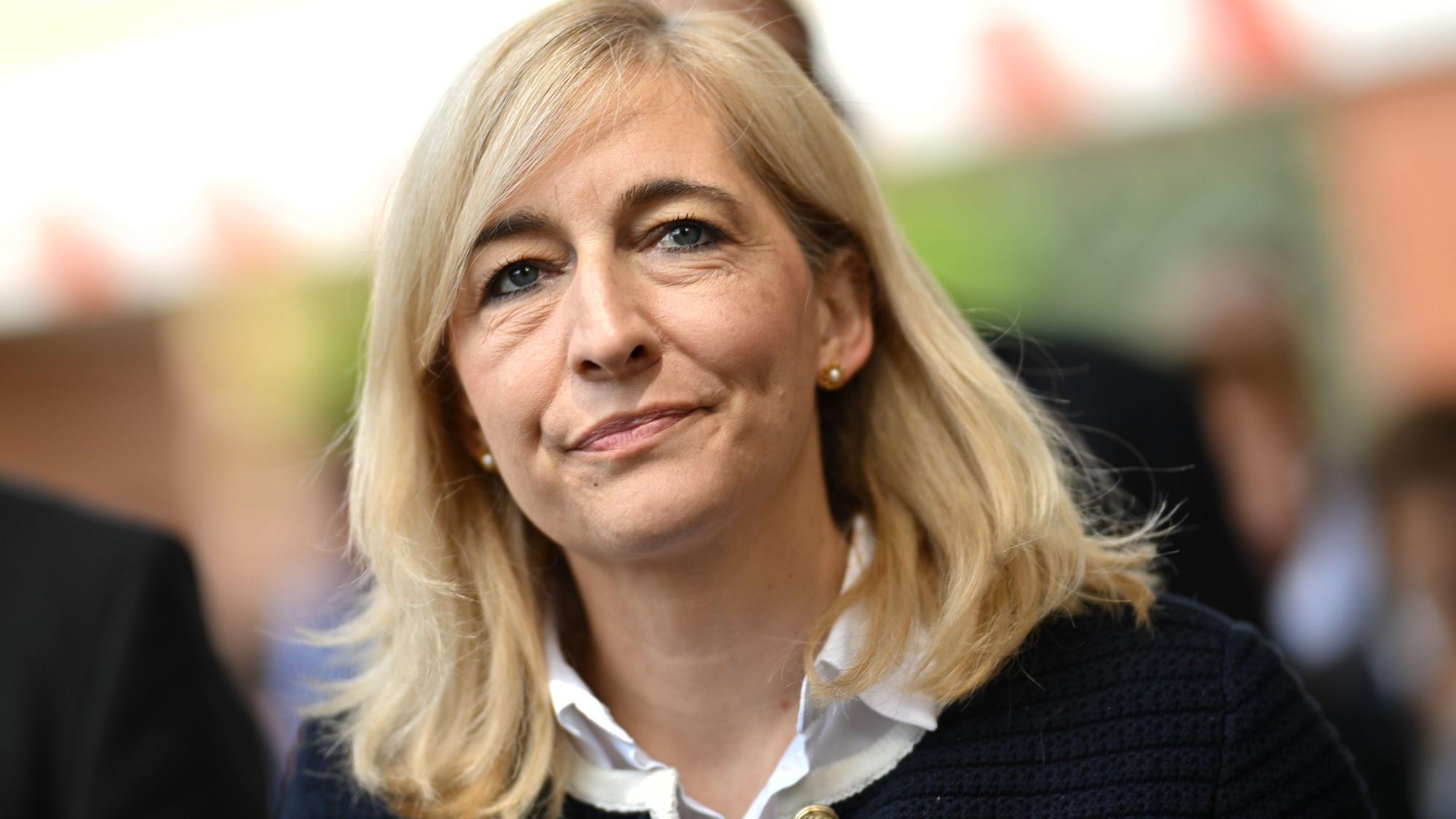 Nina Warken (CDU), Bundesgesundheitsministerin, bei einem Besuch im Städtischen Klinikum Braunschweig.
