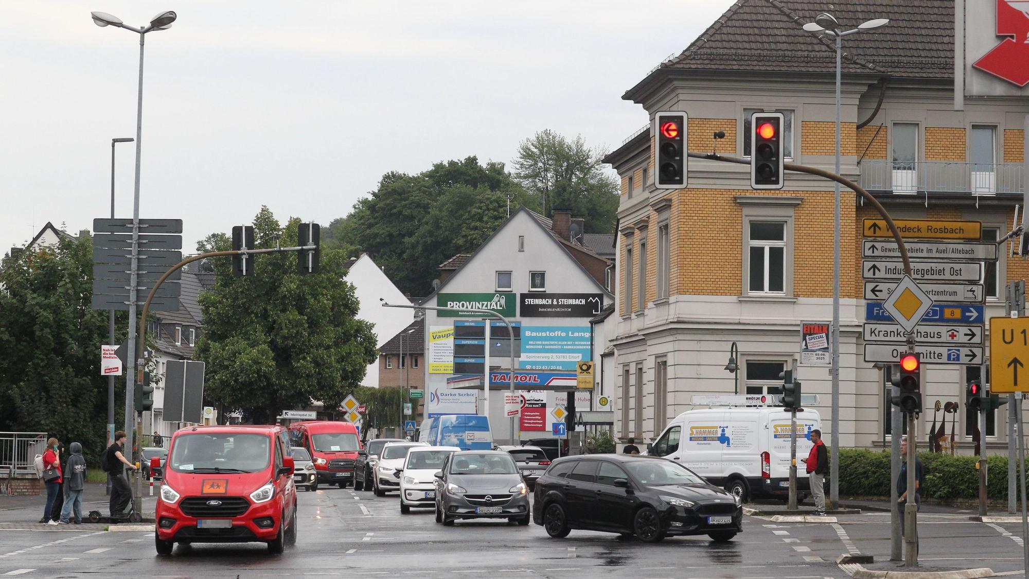 Die Entwicklung des Ortskerns mit Eipstraßenquartier, Marktplatz, Rathaus-Neubau und Unterführung ist eines der großen Themen in der Gemeinde Eitorf.