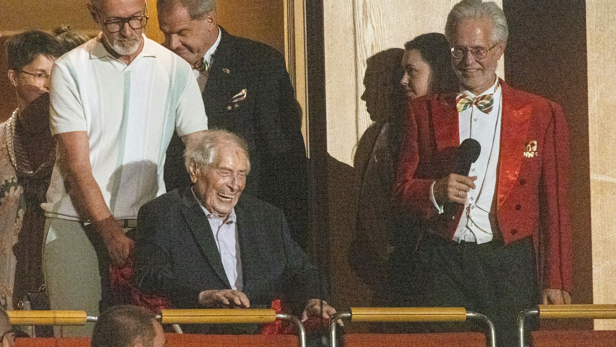 Ludwig Sebus konnte wegen eines Sturzes nur kurz vorbeischauen.