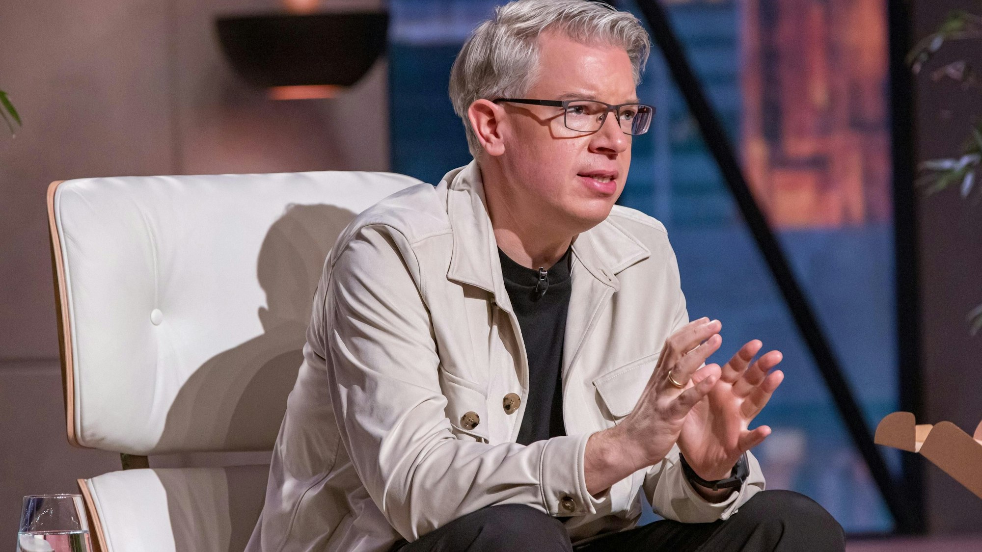 Der Bonner Investor Frank Thelen (49) ist überzeugt davon, dass sich das einst in Morsbach-Lichtenberg erfundene Stützsystem für Gehhilfen erfolgreich auf dem Gesundheitsmarkt etablieren kann, und das auch international.