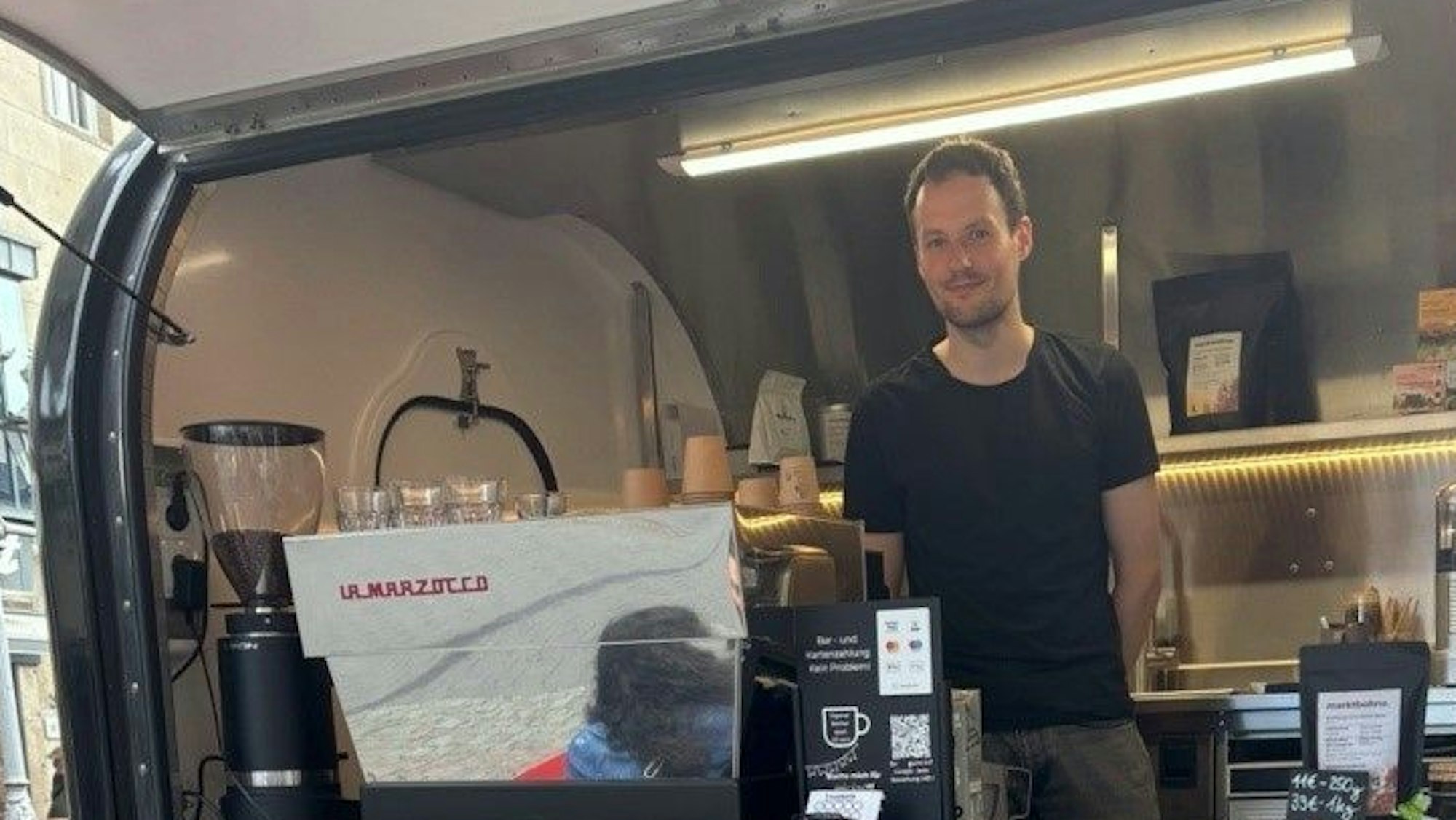 Alles kompakt an Bord hat Tizian Weltle im t.mobiles Café.