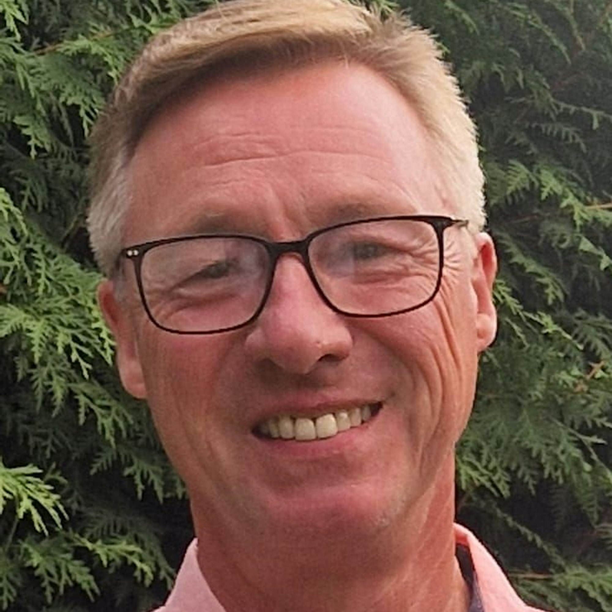 Porträtbild von Hans Georg Hermanns.