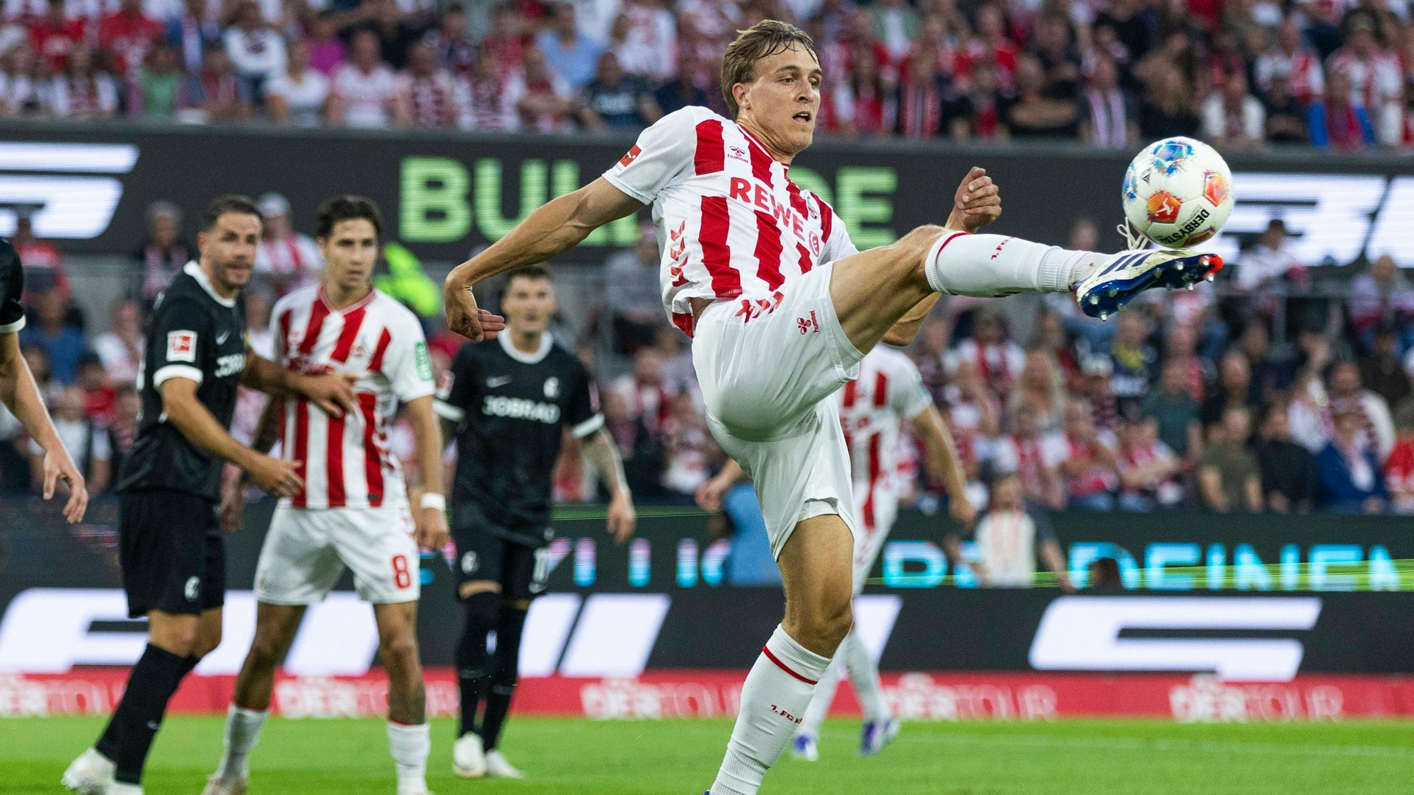 In sehr guter Form: Timo Hübers verleiht der Defensive des 1. FC Köln wie hier gegen den SC Freiburg viel Stabilität.