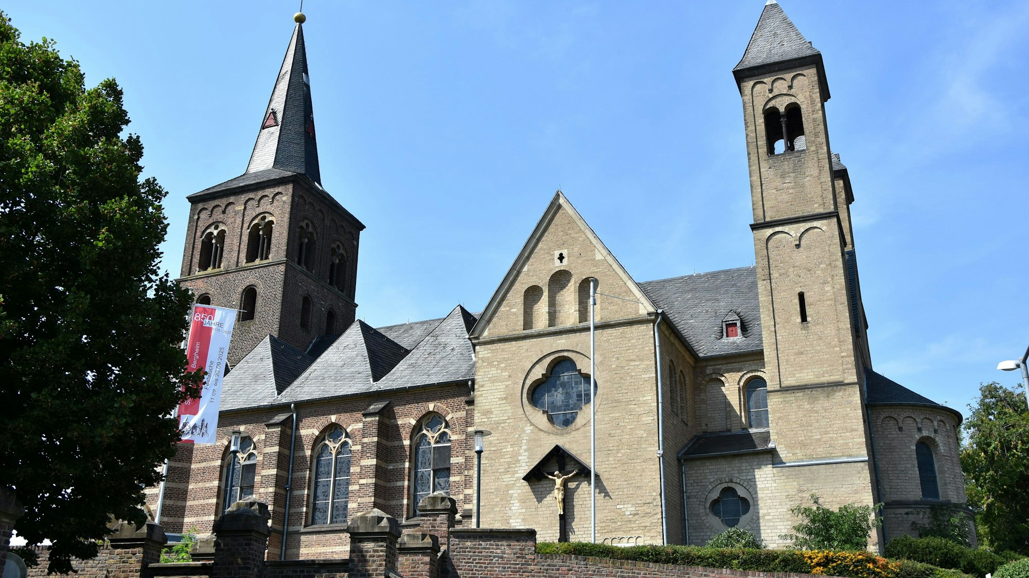 Das Foto zeigt die Kirche St.-Remigius.