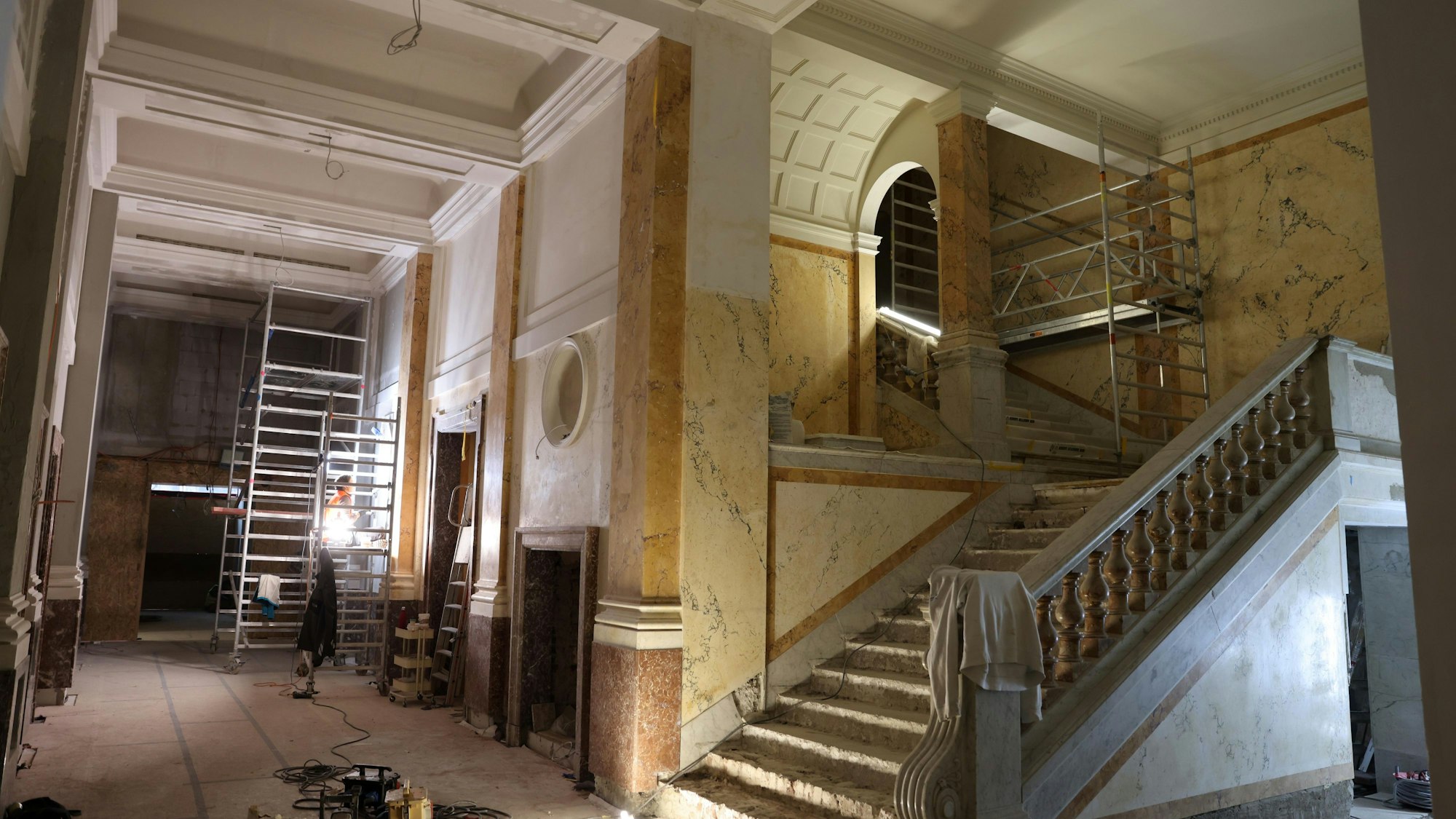 Das historische Treppenhaus, in dem die Stufen noch fehlen.