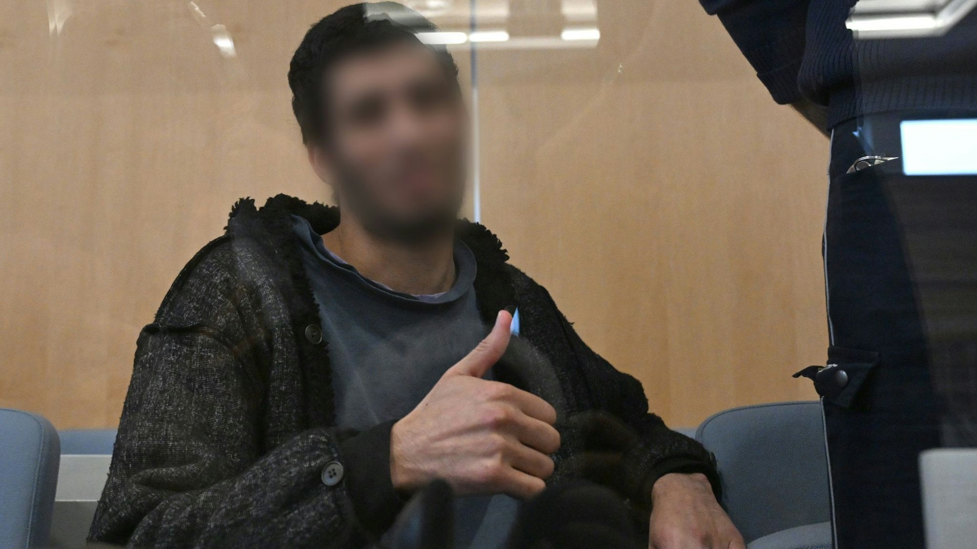 Issa al Hasan hatte bereits zu Prozessbeginn gestanden, den Messerangriff begangen zu haben.