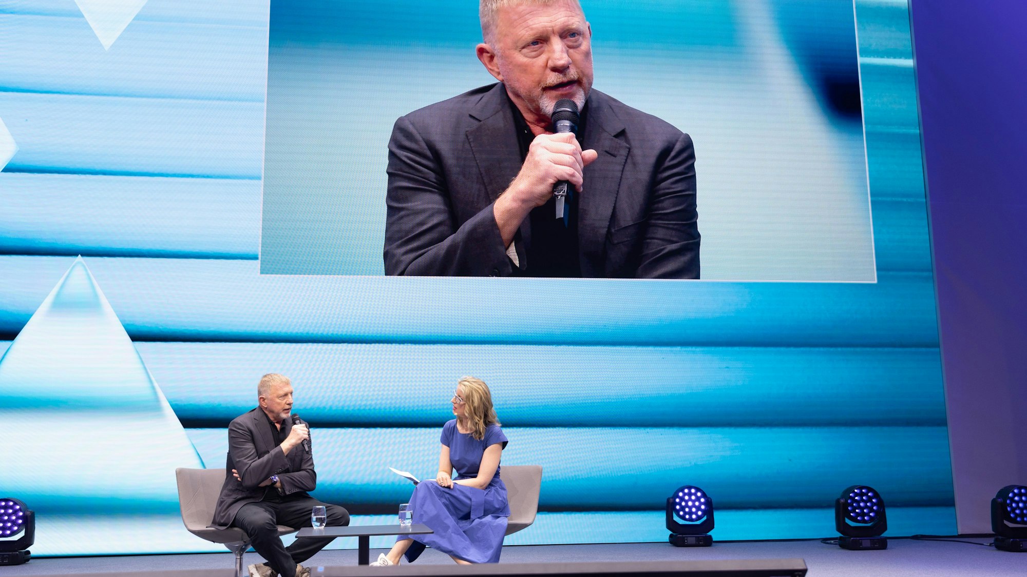 Alena Buyx und Boris Becker sprechen über Künstliche Intelligenz.