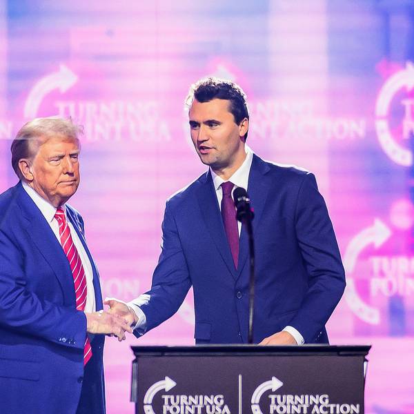 US-Präsident Donald Trump mit dem rechtskonservativen Aktivisten Charlie Kirk. Der Podcaster wurde am Mittwoch in Utah erschossen. (Archivbild)