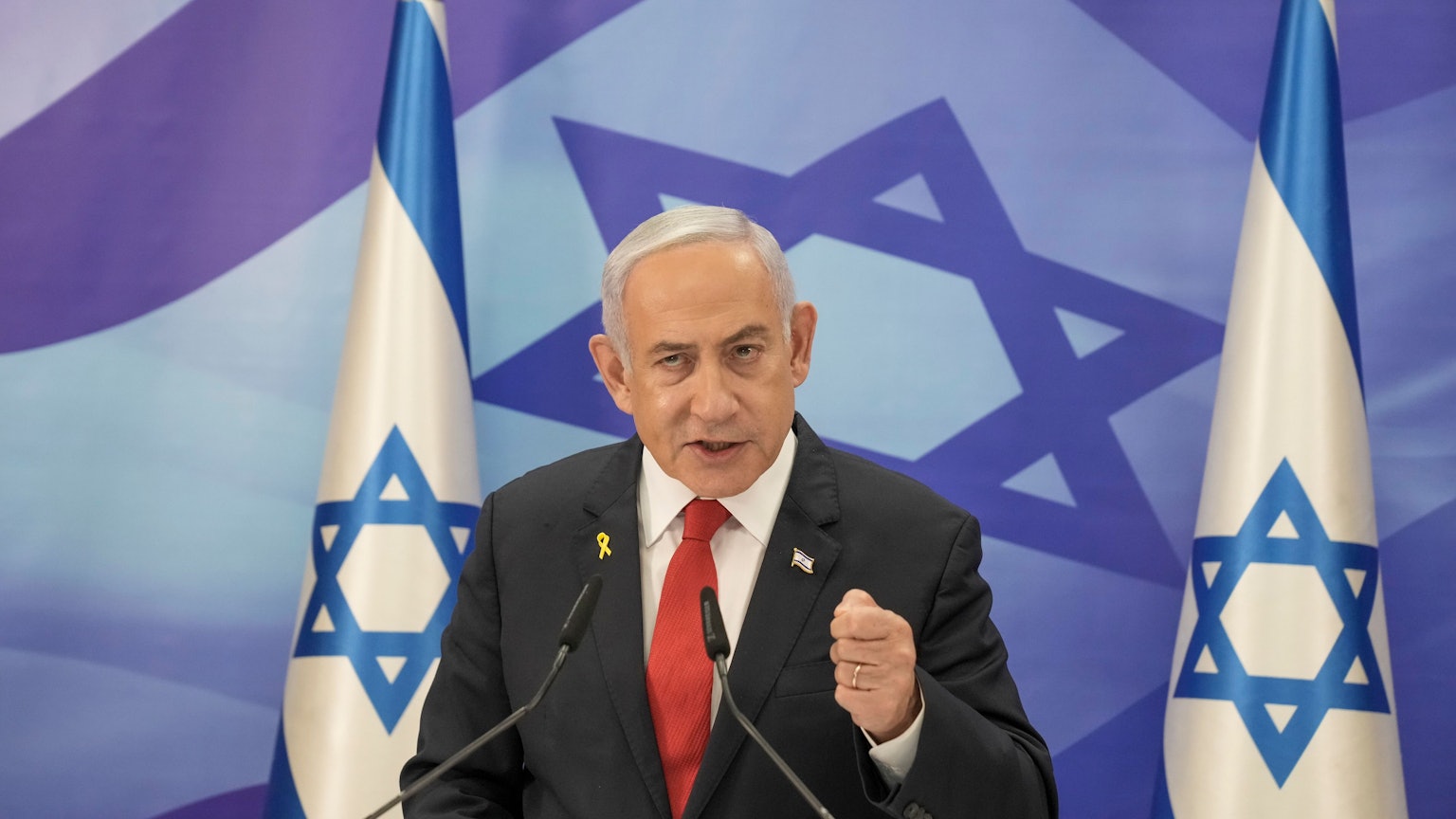 Benjamin Netanjahu spricht während einer Pressekonferenz in Jerusalem.