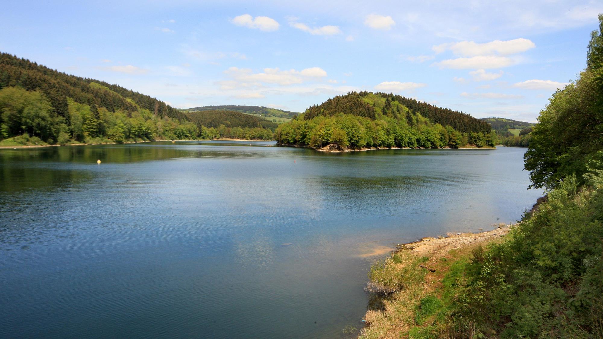 Blick über die Aggertalsperre bei Gummersbach.