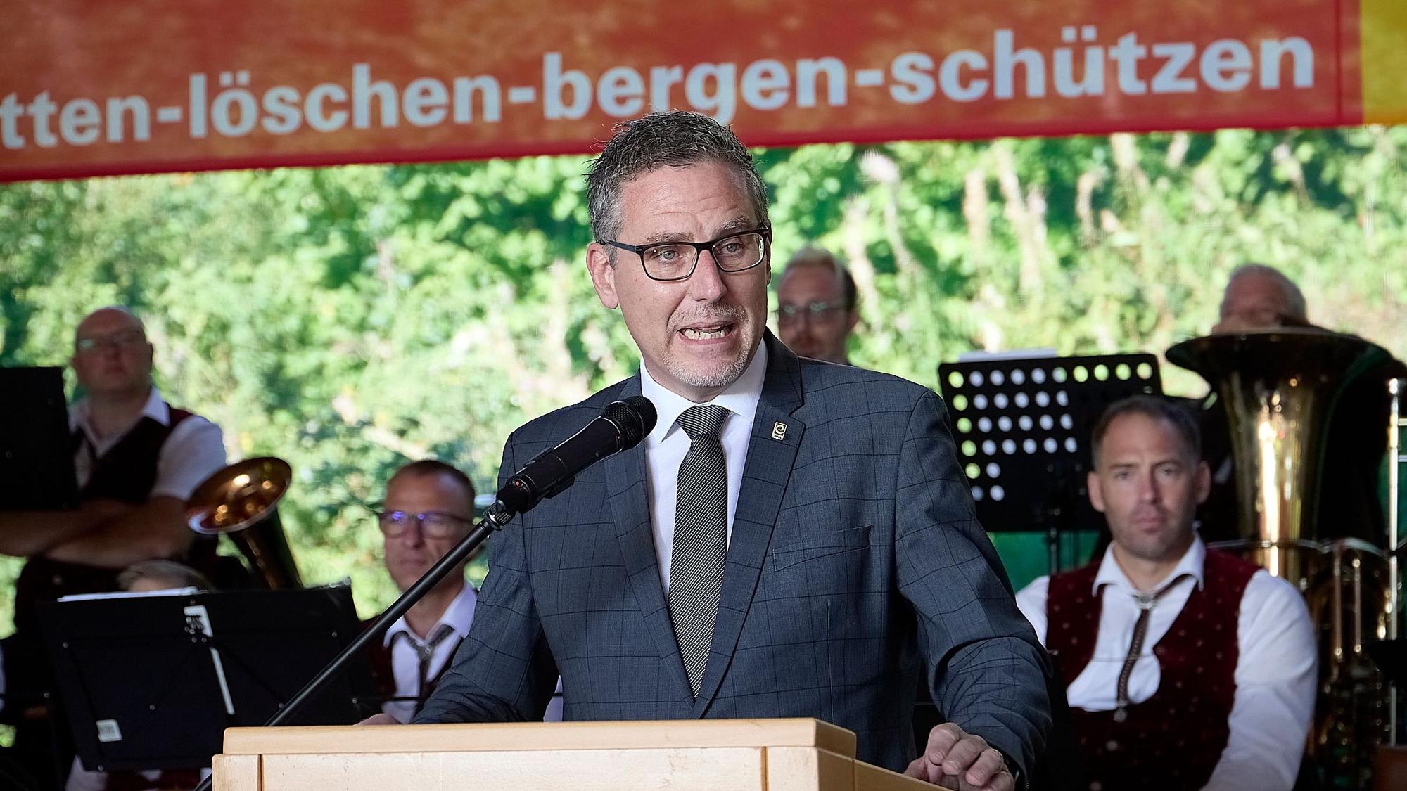 Der Bürgermeister bei seiner Ansprache.