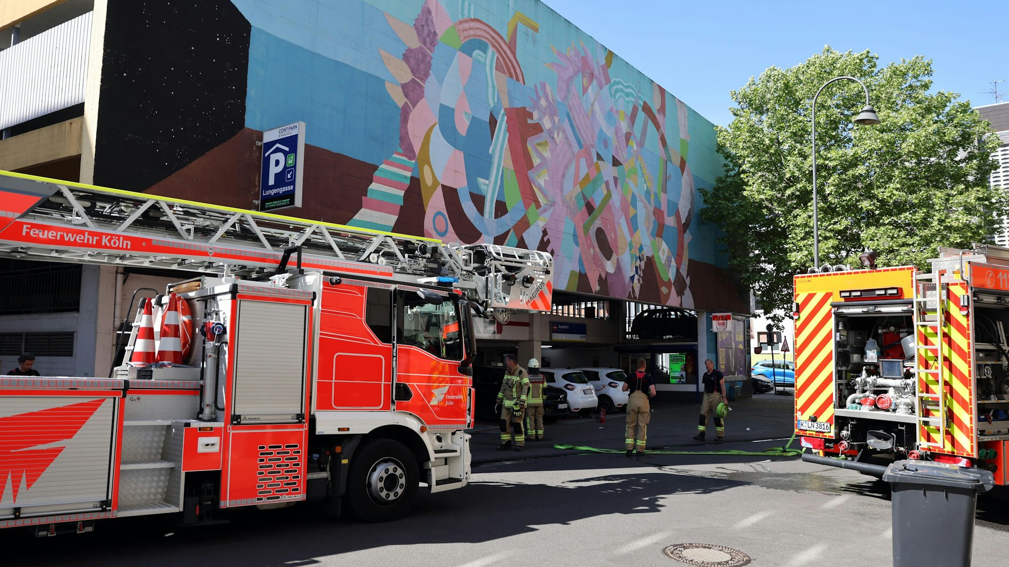 Aus dem Parkhaus Lungengasse zogen Anfang Mai Rauchschwaden und die Feuerwehr rückte an.