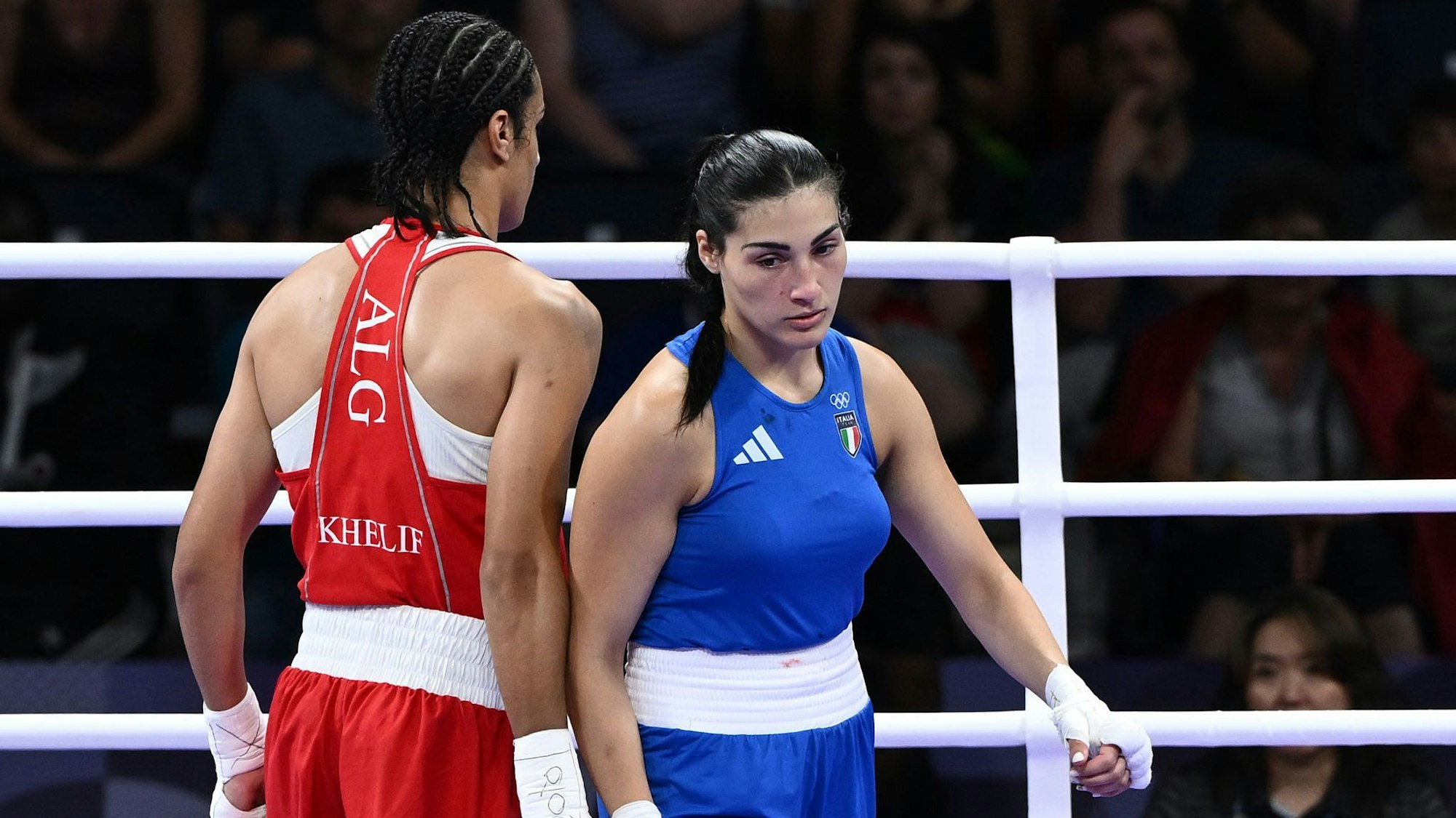 Angela Carini (r.) ist inzwischen wieder als Boxerin aktiv.