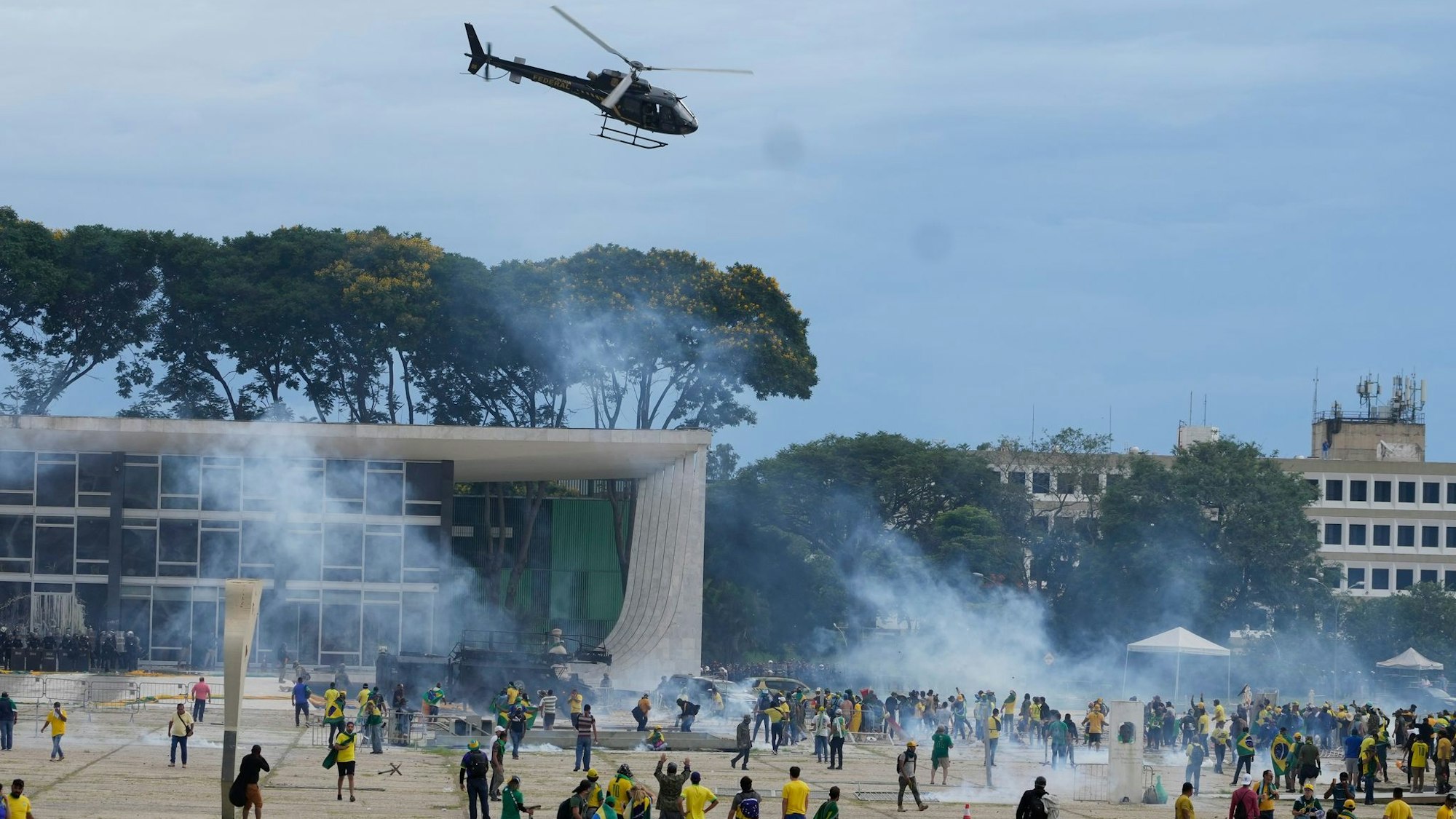 Anhänger Bolsonaros stürmen den Kongress, das Oberste Gericht und den Präsidentenpalast in Brasília. (Archivbild)