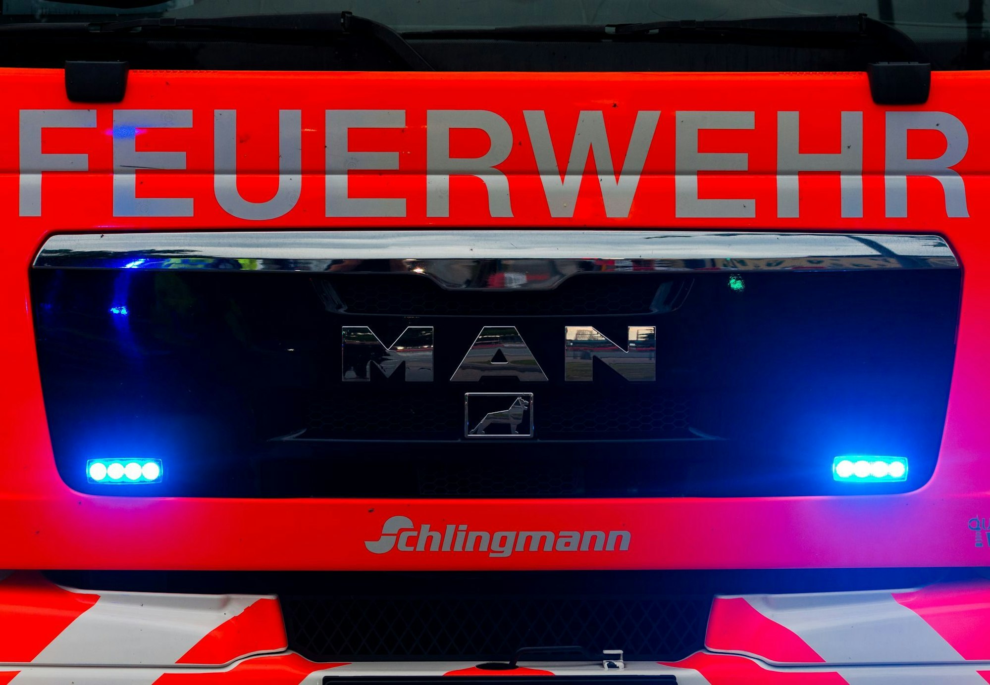 Die Feuerwehr forderte Spezialisten an, um die Substanz zu identifizieren. (Symbolbild)