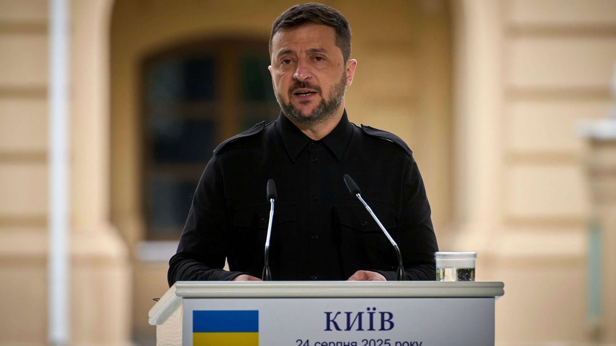 Wolodymyr Selenskyj, Präsident der Ukraine, spricht von einem bewussten Plan Russlands.