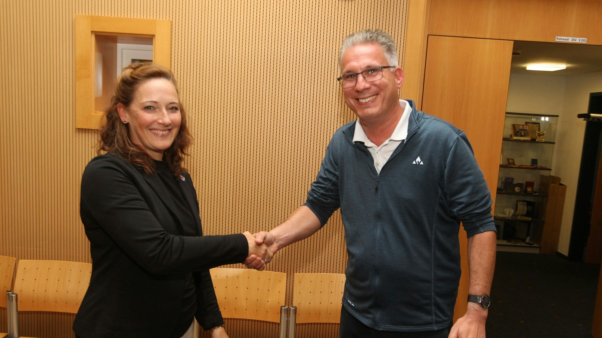 Endspurt vor der Stichwahl: Amtsinhaberin Nicole Berka (SPD) und ihr CDU-Herausforderer Guido Vierkötter im Ratssaal.