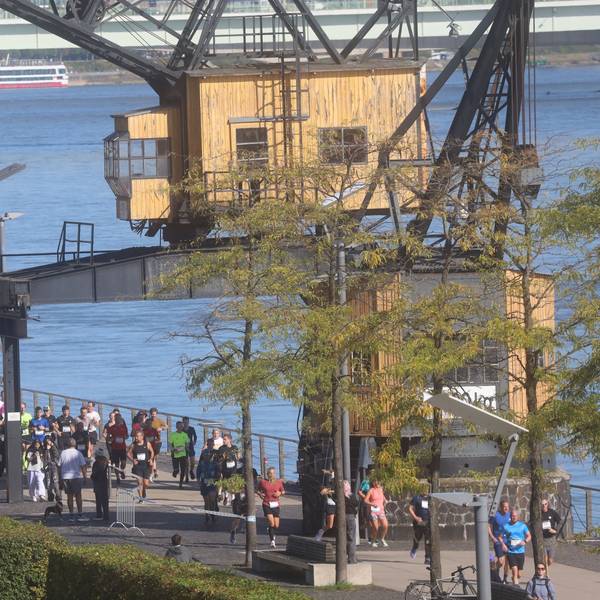 14.09.2025, Köln: Warum ich Köln liebe! Der Brückenlauf aus persönlicher Sicht. Der ASV Köln veranstaltet den 43. Brückenlauf. Nachdem die Veranstaltung im letzten Jahr ausfallen musste, gibt es nun gleich mehrere Laufdistanzen. Foto: Arton Krasniqi