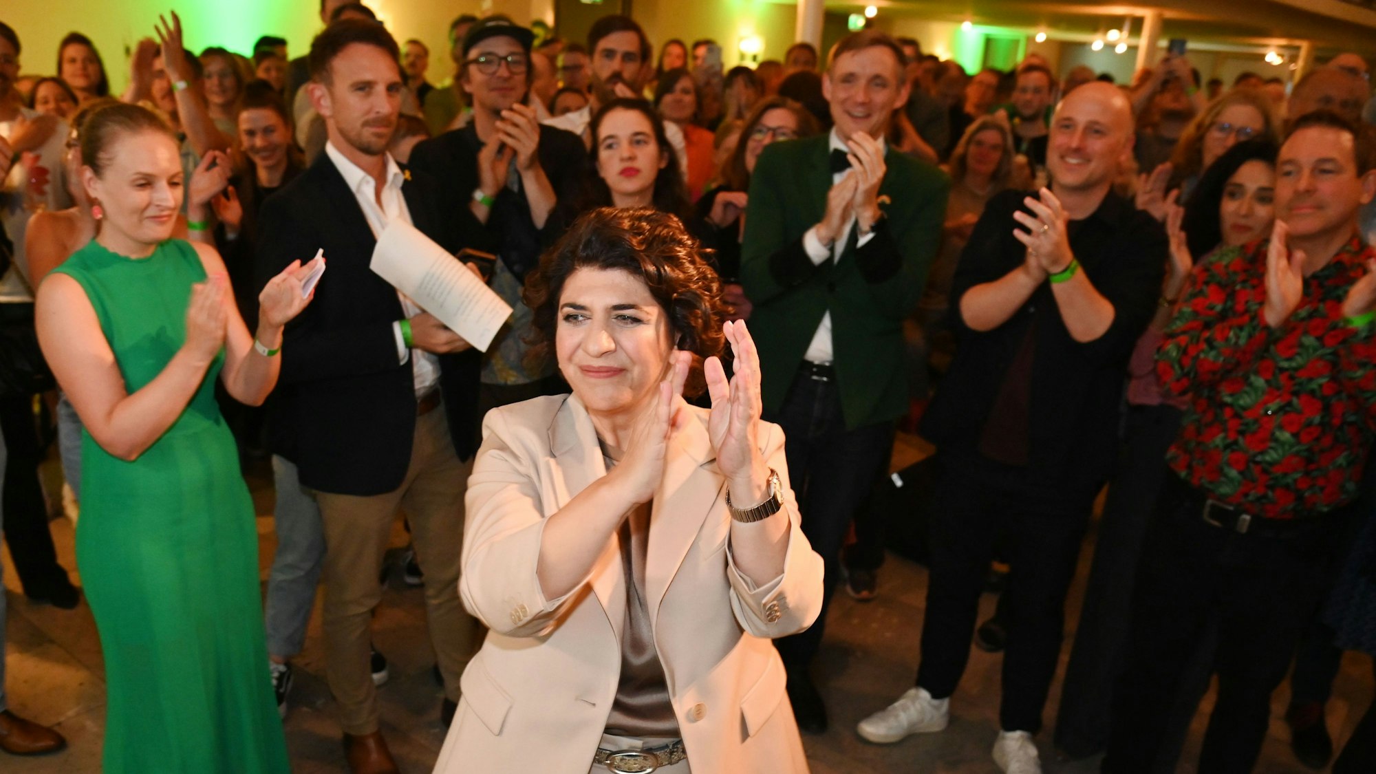 14.09.2025 Köln. Kommunalwahl 2025 B90/Die Grünen: Wahlabend der Kölner Grünen im Gürzenich. Nach der Prognose für Köln. Foto: Alexander Schwaiger