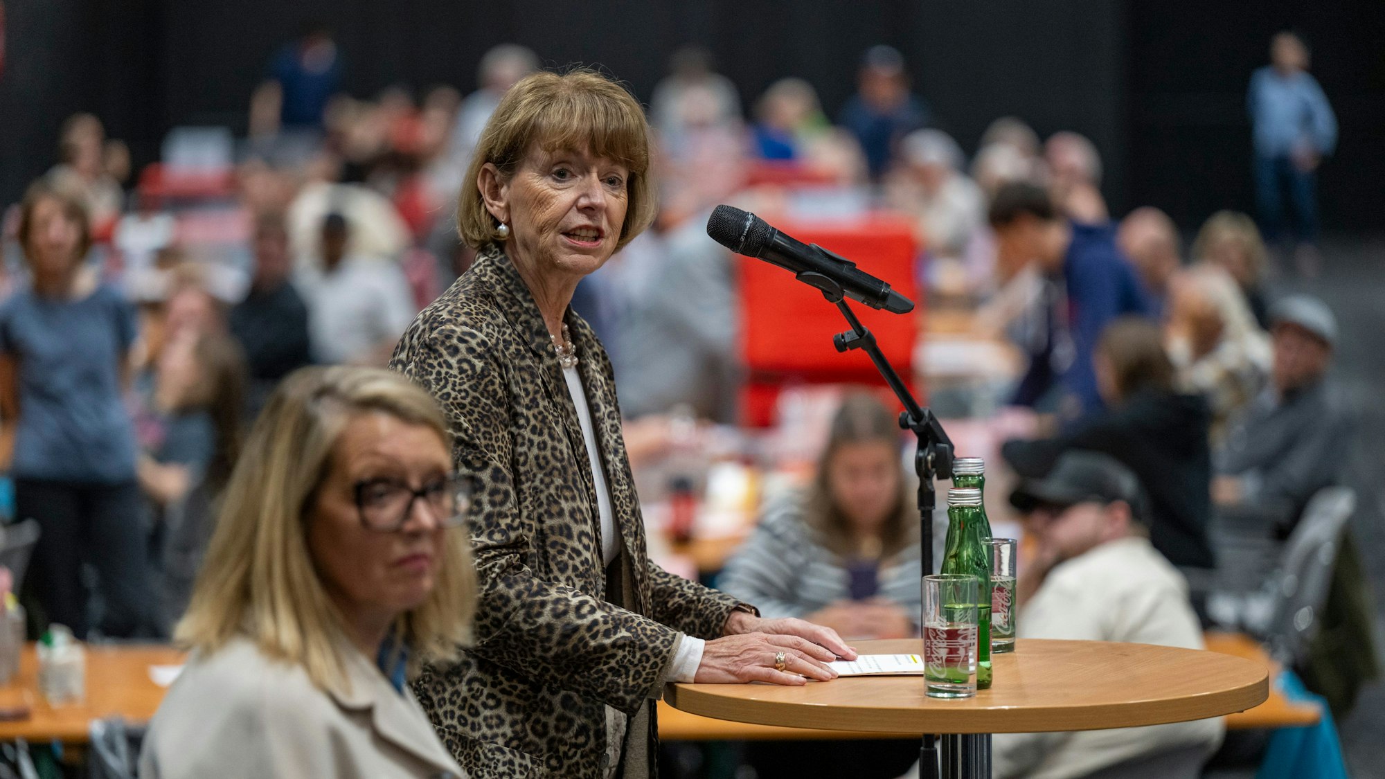 Henriette Reker machte am Wahltag nachmittags einen Abstecher in die Hallen der Koelnmesse.