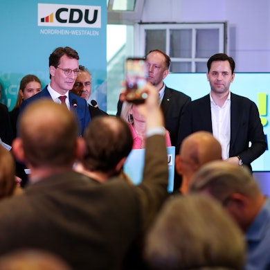 Deutlich vom Bundestrend abgesetzt hat sich die NRW-CDU bei der Kommunalwahl: Ministerpräsident Hendrik Wüst auf der Wahlparty.