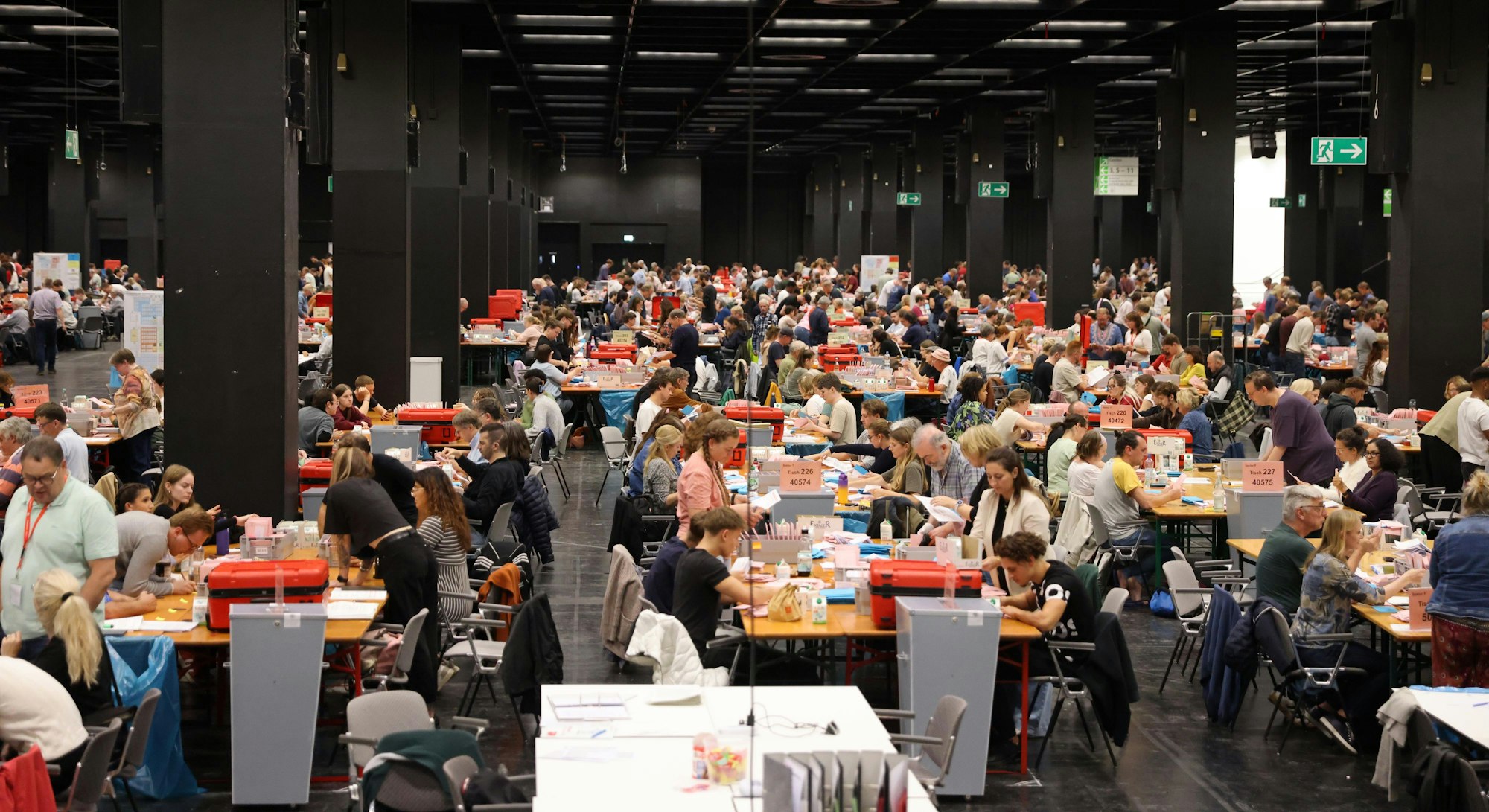 Köln, RSK, Briefwahl, Auszählung der Wahlbriefe in der KölnMesse