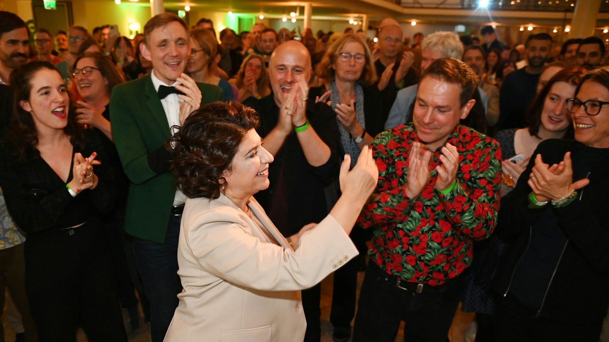 14.09.2025 Köln. Kommunalwahl 2025 B90/Die Grünen: Wahlabend der Kölner Grünen im Gürzenich. Nach der Prognose für Köln. Foto: Alexander Schwaiger