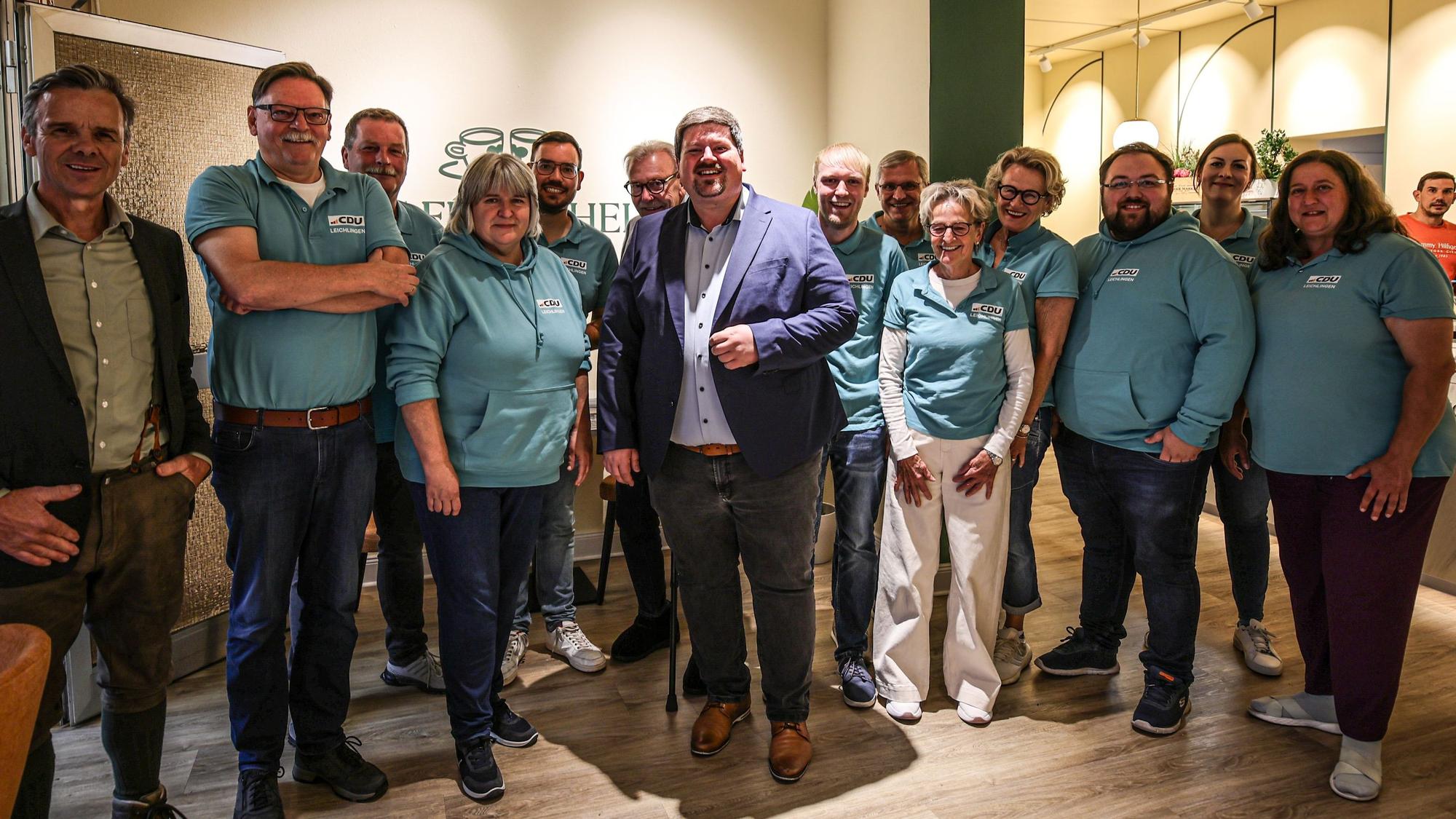 Maurice Winter (CDU) mit seinem Wahlkampfteam