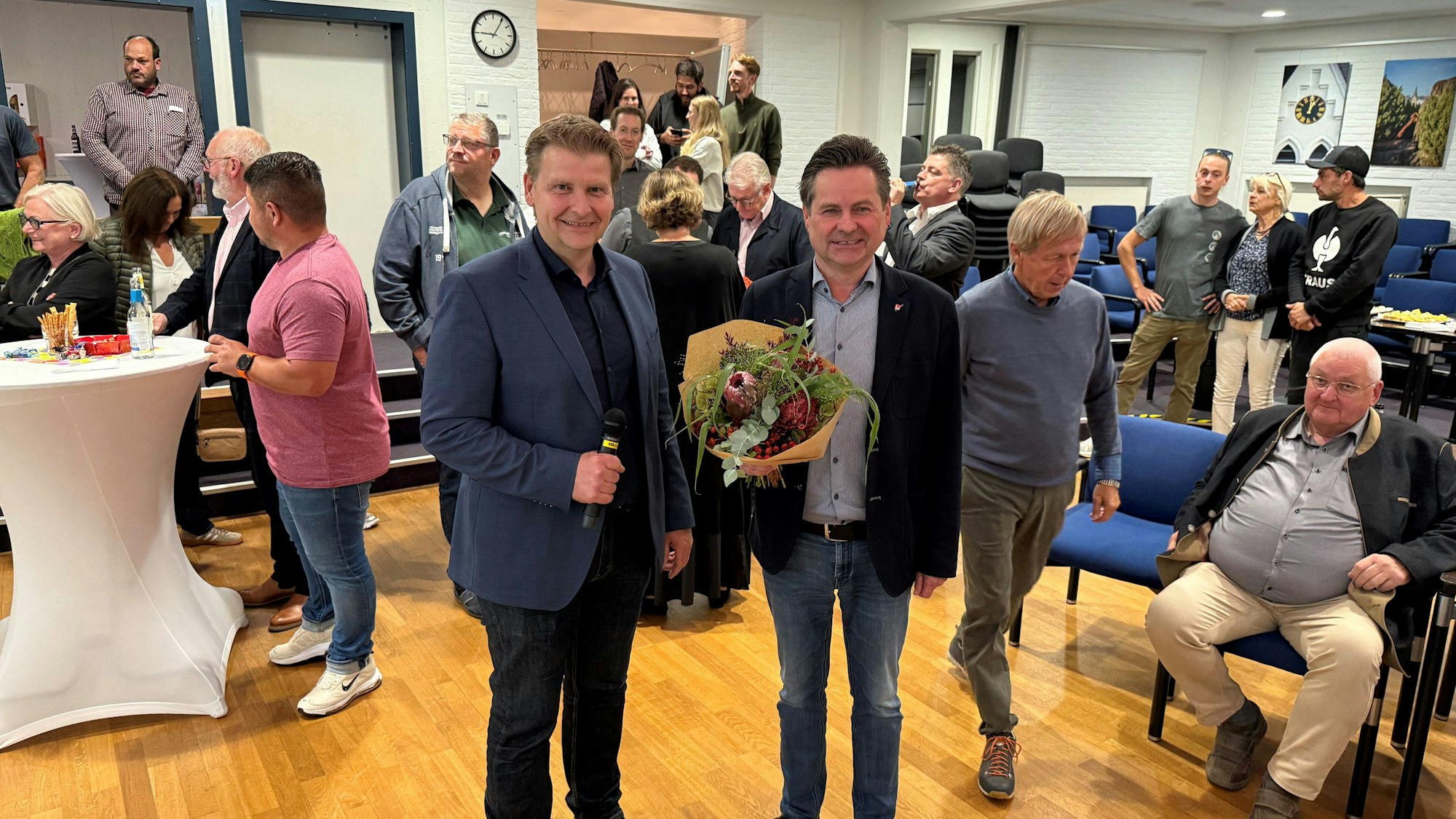Peter Madel mit Ulrich Stücker.