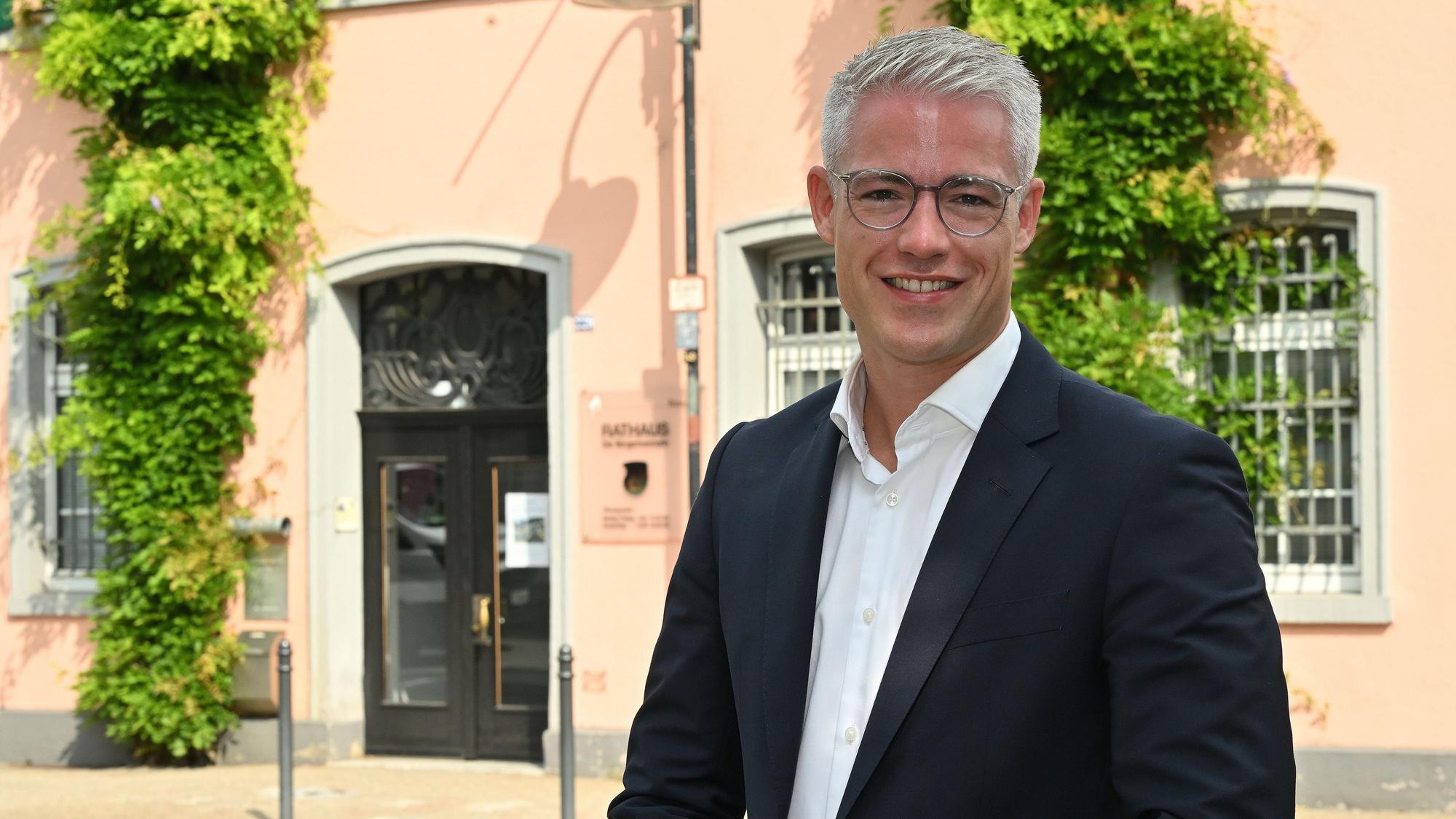 Yannick Steinbach, Kandidat von SPD und Fors-Park, wurde bei der Bürgermeisterwahl Erster und zieht in die Stichwahl ein.